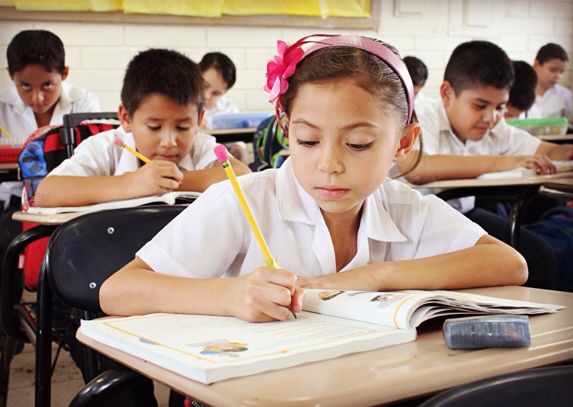  Harán recorte a educación básica