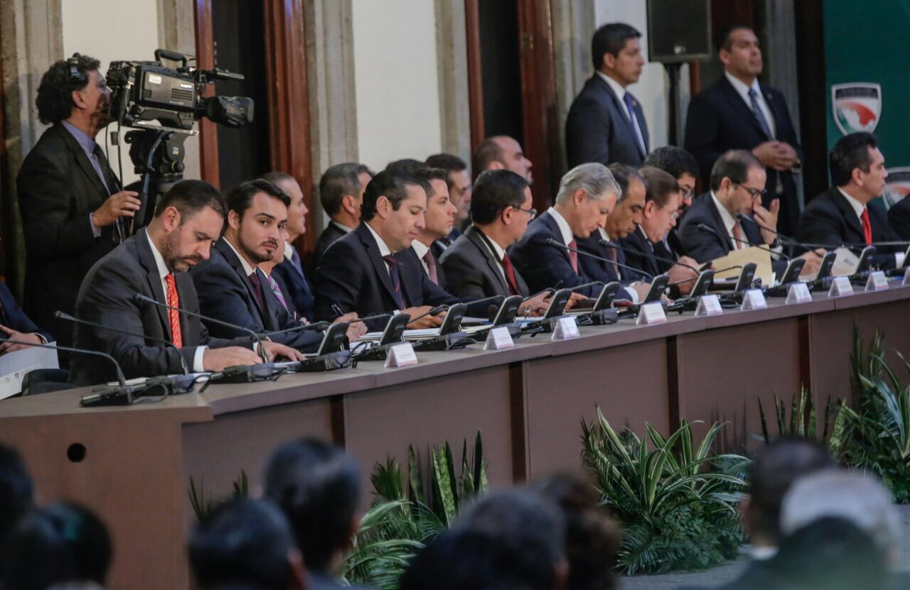  Asiste Pancho Domínguez a sesión del Consejo Nacional de Seguridad Pública