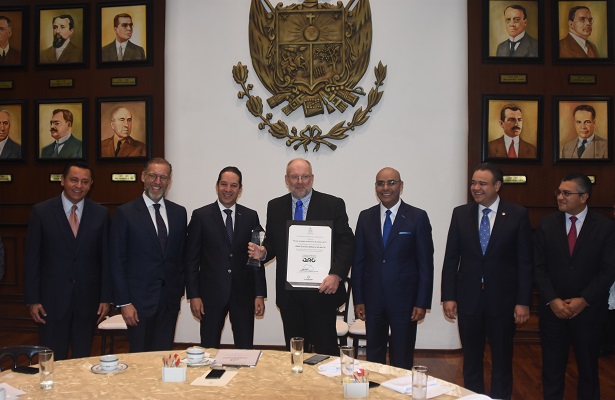  Entrega Pancho Premio al Mérito Empresarial