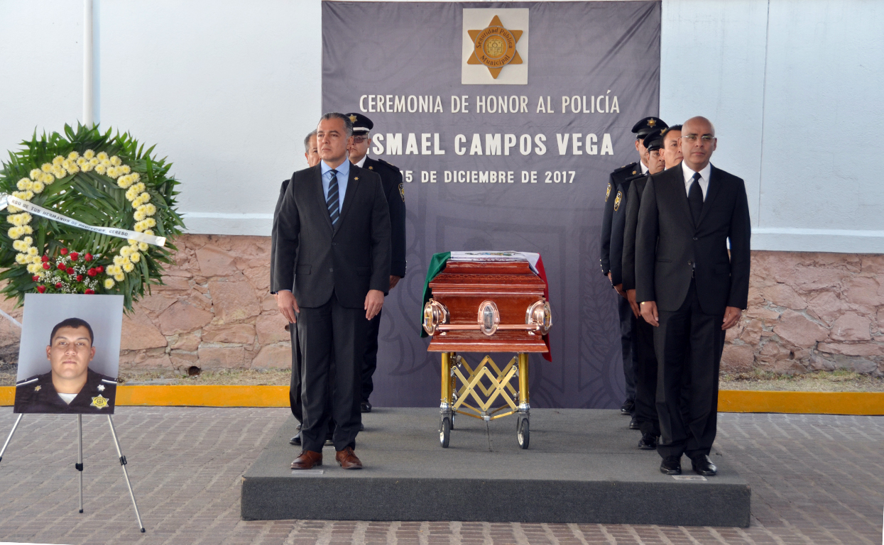  Municipio de Querétaro despide con honores fúnebres al policía Ismael Campos Vega