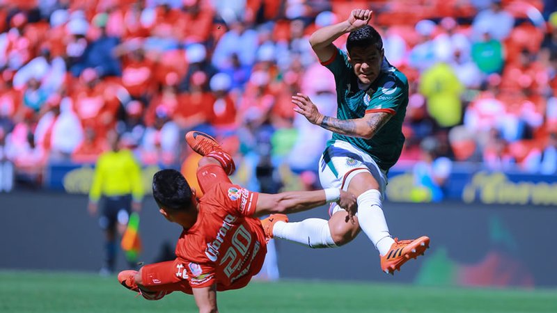  Las Chivas de Guadalajara sacan empate de 1-1 en casa del Toluca