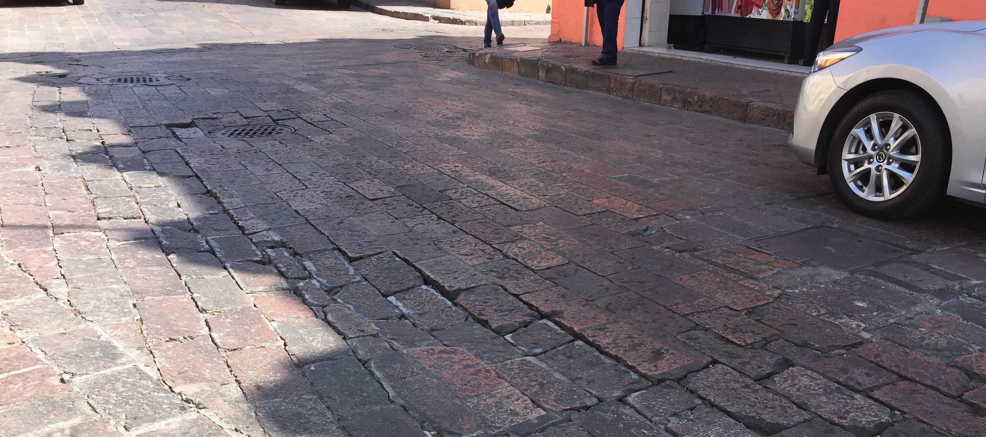  Calles del Centro Histórico continúan con deterioro pese a trabajos de rehabilitación del municipio de Querétaro