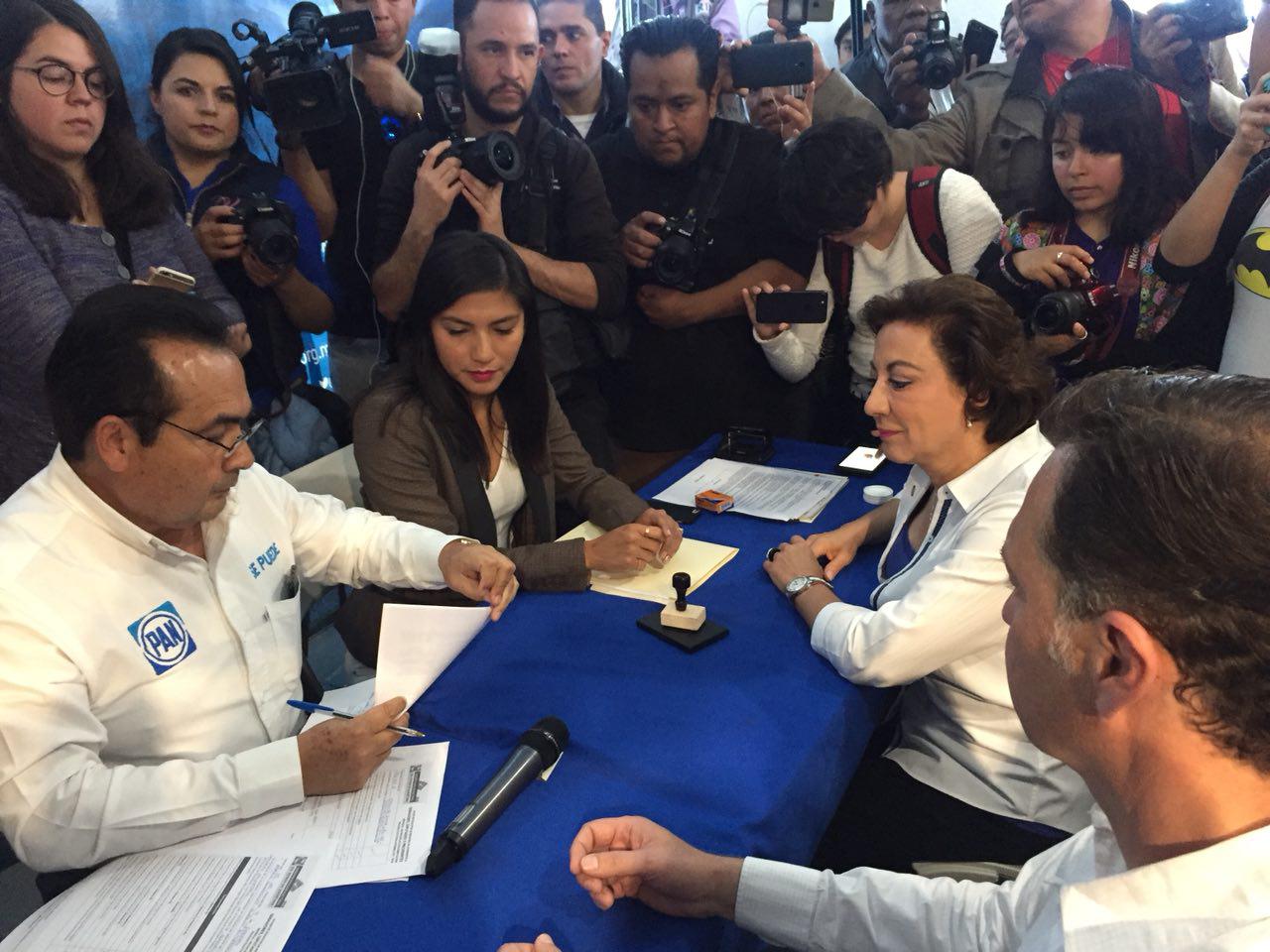  Mauricio Kuri y Guadalupe Murguía se registran para contender por el Senado