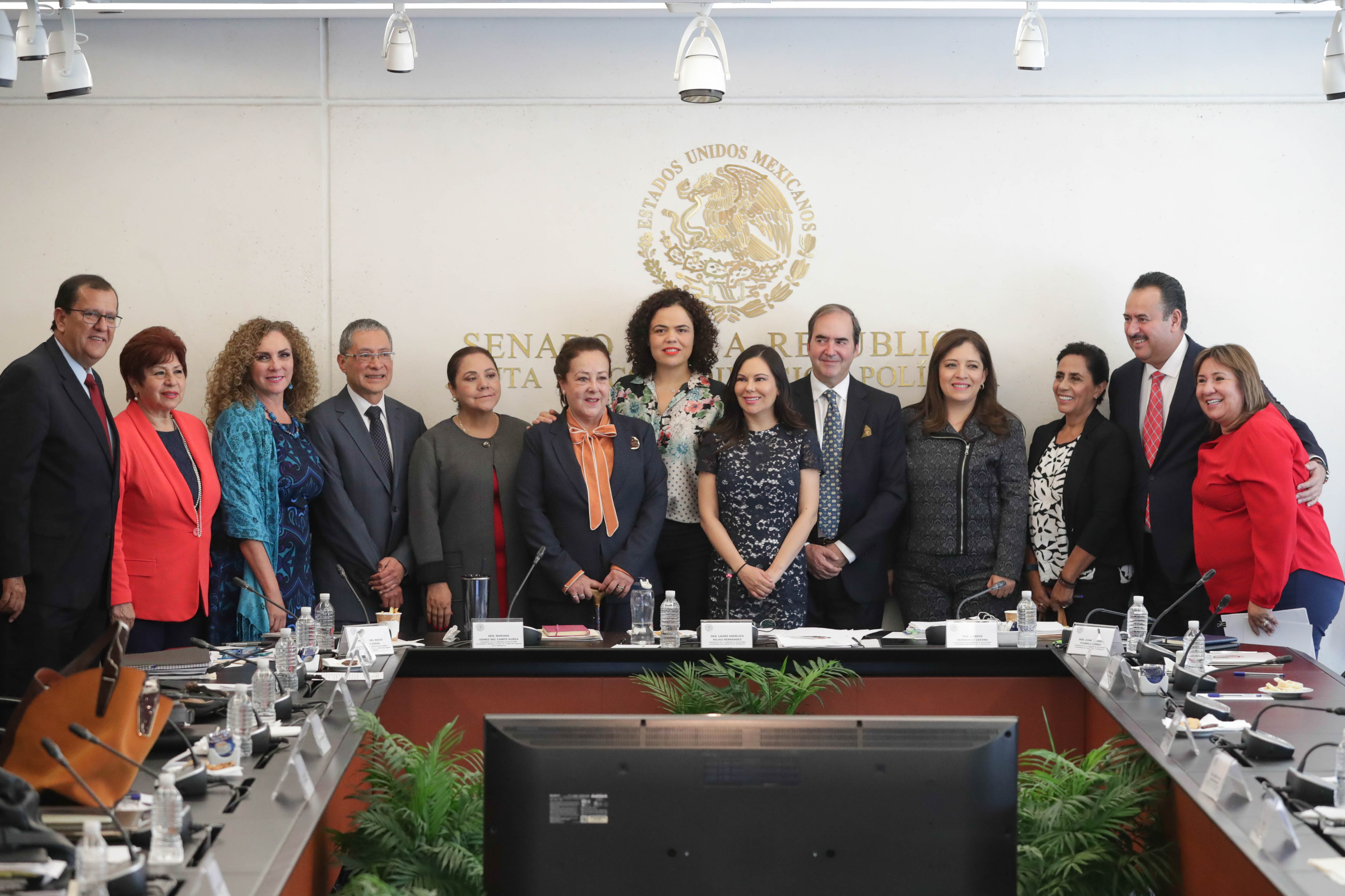  Ratifican comisiones a embajadores de México en África y el Caribe