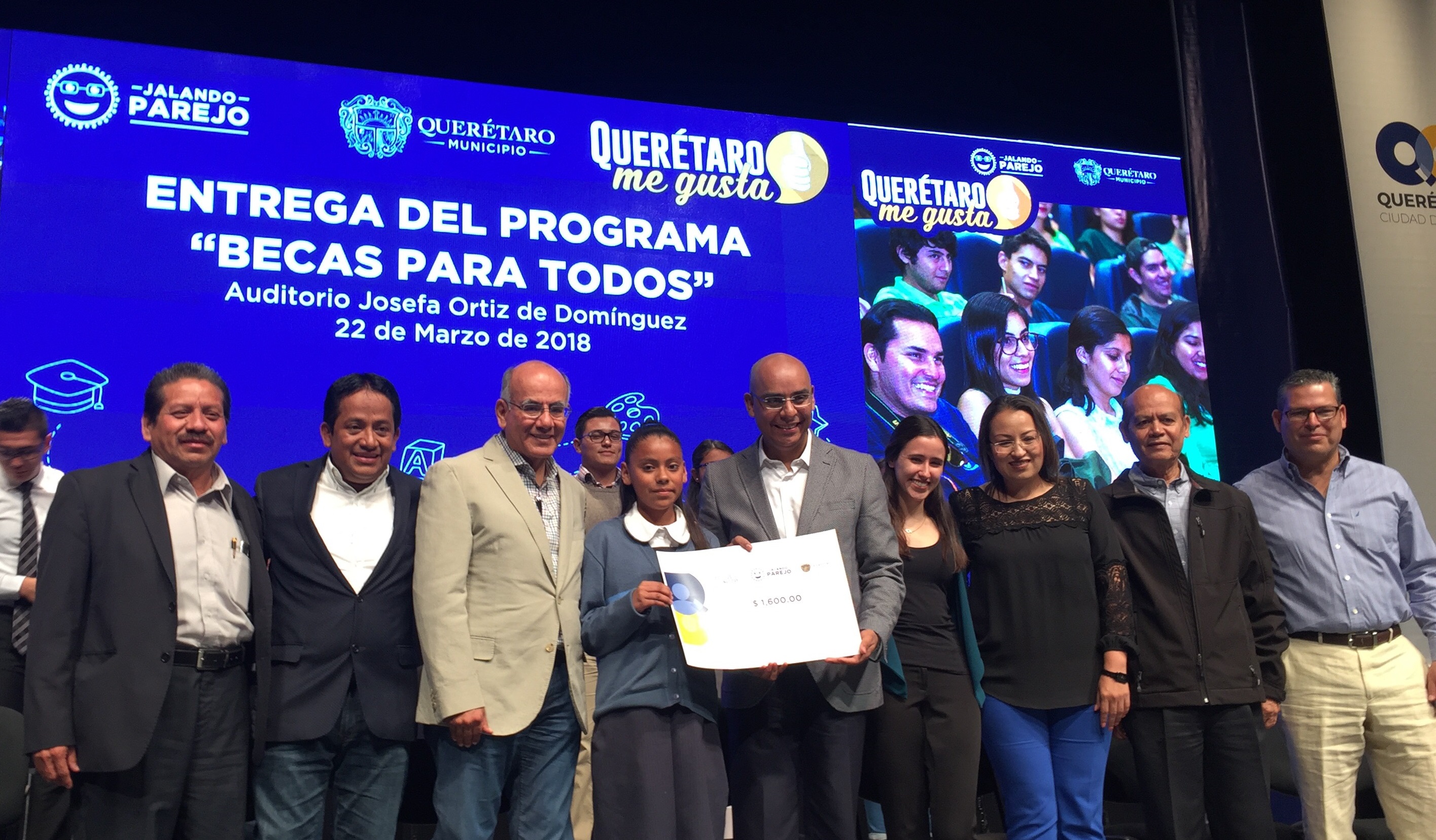  Con mA?s de 22 mil alumnos beneficiados, concluirA? municipio de QuerA�taro entrega de becas