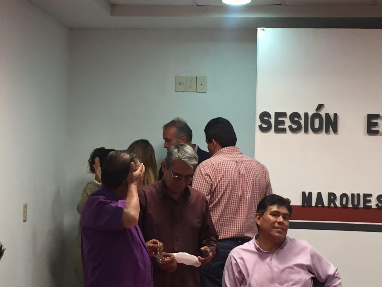  Mario Calzada se desiste de pedir licencia como alcalde de El MarquA�s