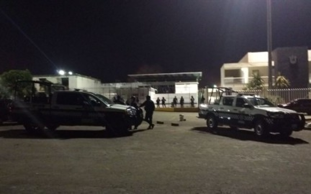 Mueren 7 policA�as durante motA�n en cA?rcel de Veracruz