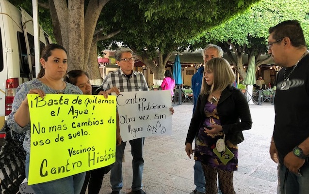  Vuelven a manifestarse vecinos del Centro Histórico por problemas en el servicio de agua