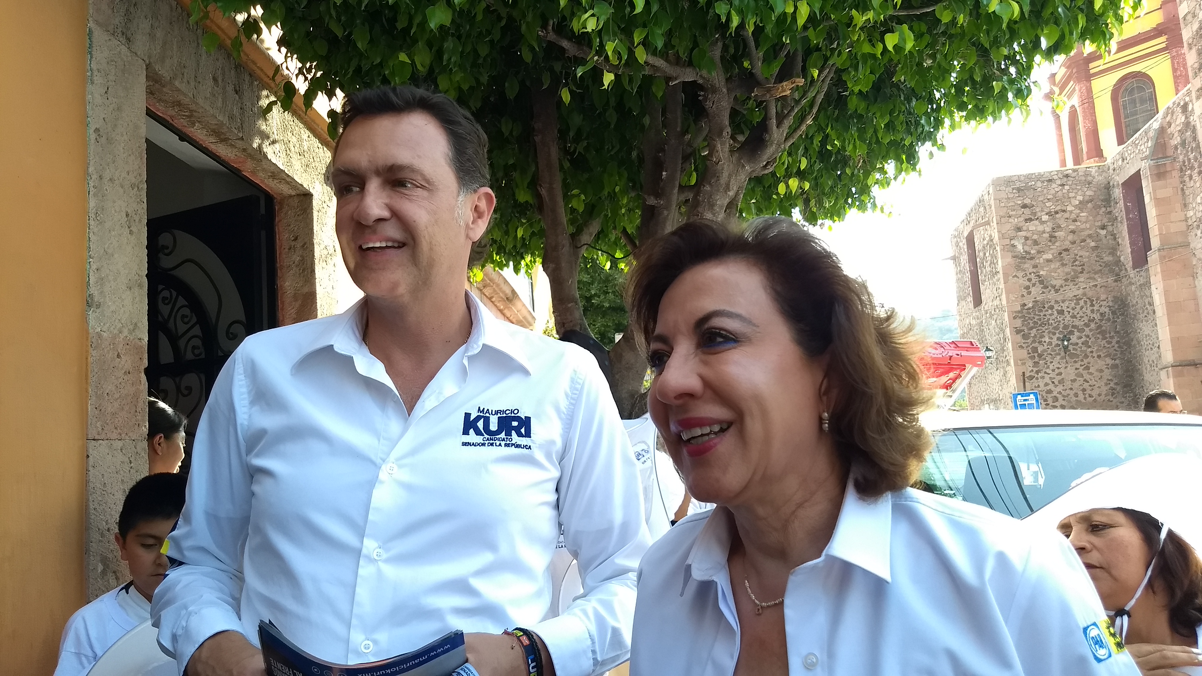  Guadalupe MurguA�a y Mauricio Kuri se pronuncian contra las pensiones a expresidentes