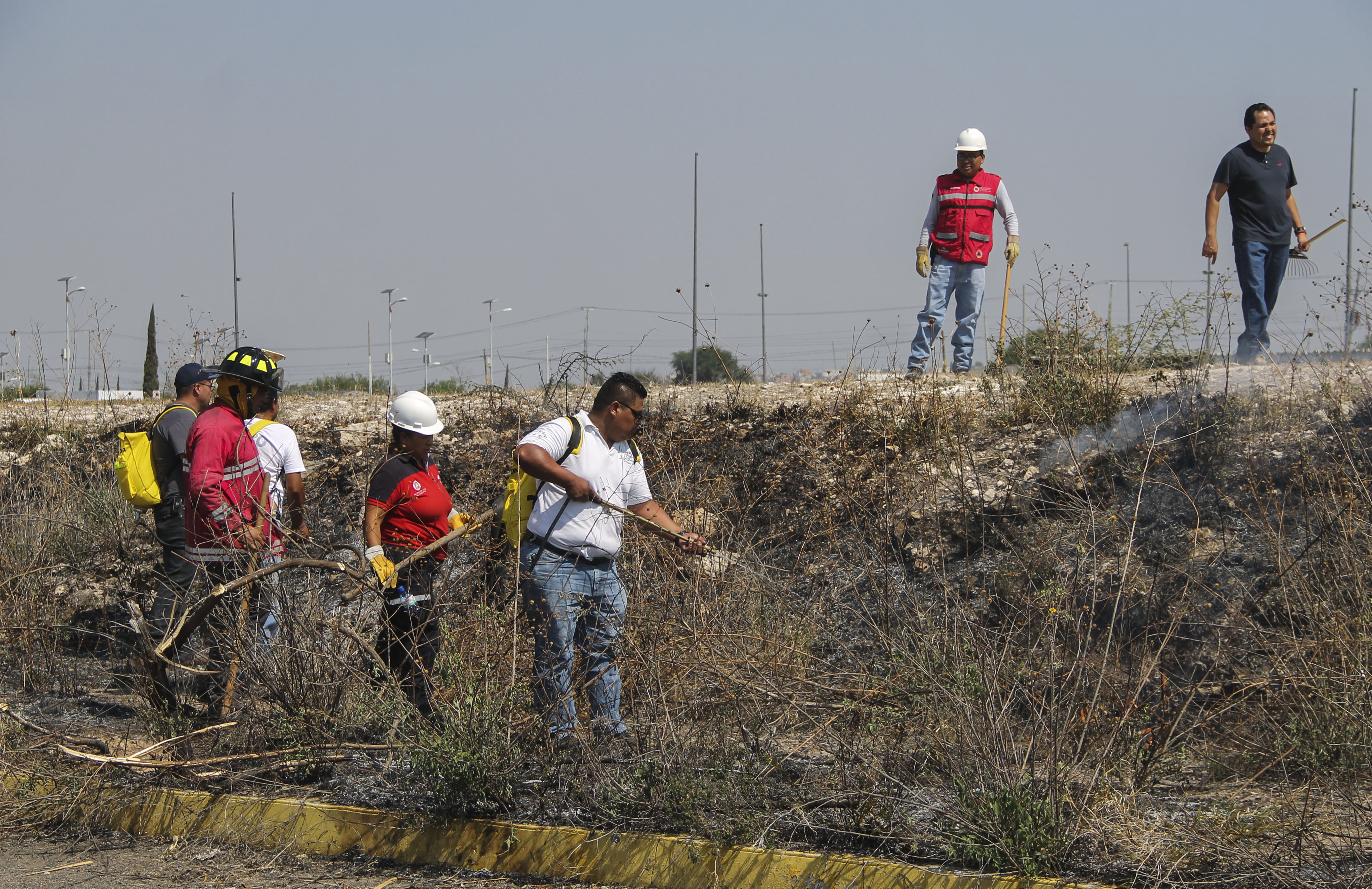  Capacitan a personal de la UAQ en combate a incendios en Campus Aeropuerto