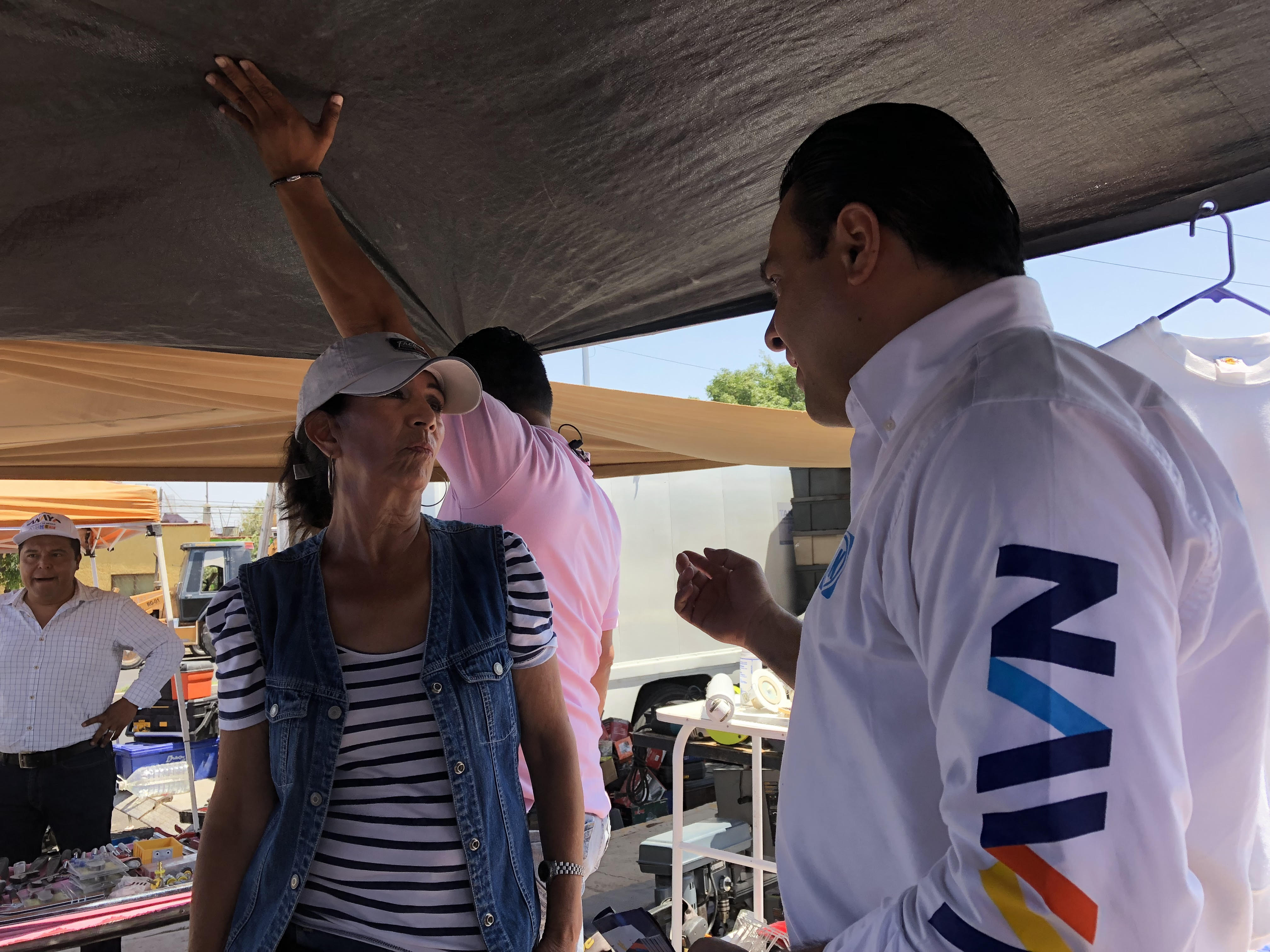  Tianguistas de Lomas de Casablanca piden a Nava mejores condiciones para su labor