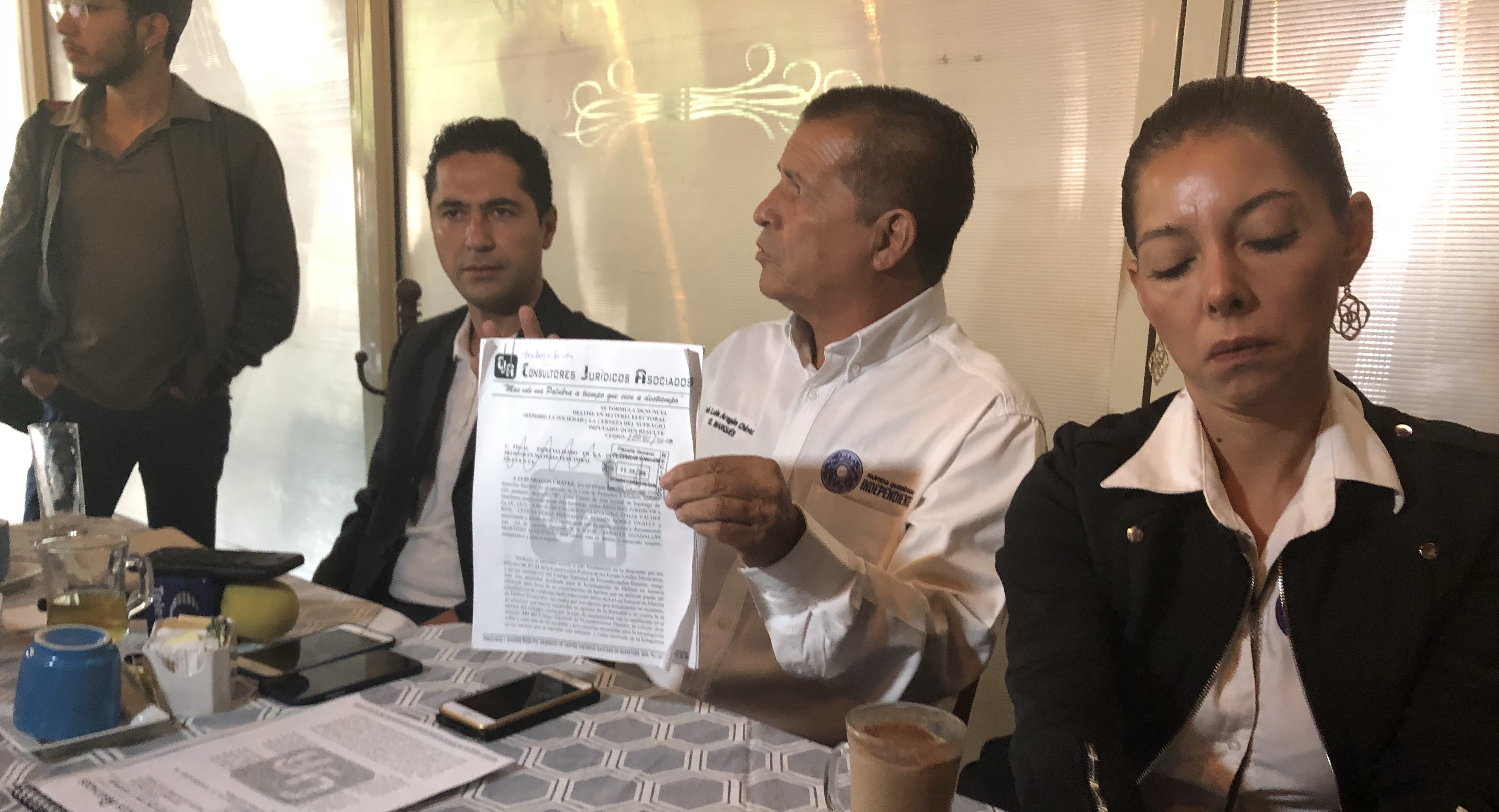  Denuncian ante la Fepade colaboración de trabajadores municipales en campaña de Mario Calzada