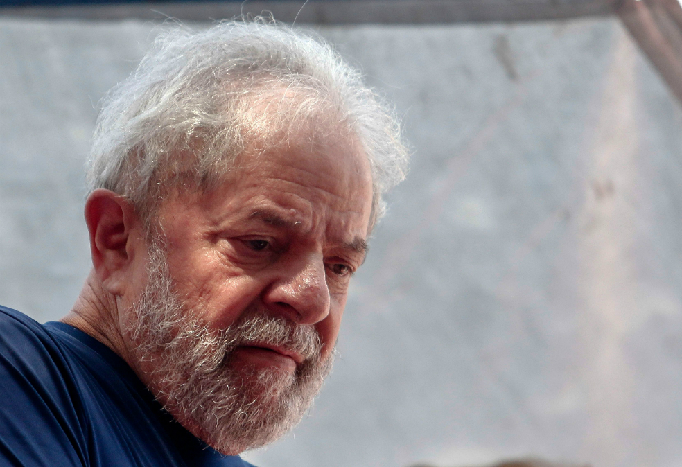  Autorizan a Lula salir de prisión por primera vez para ir a entierro de nieto