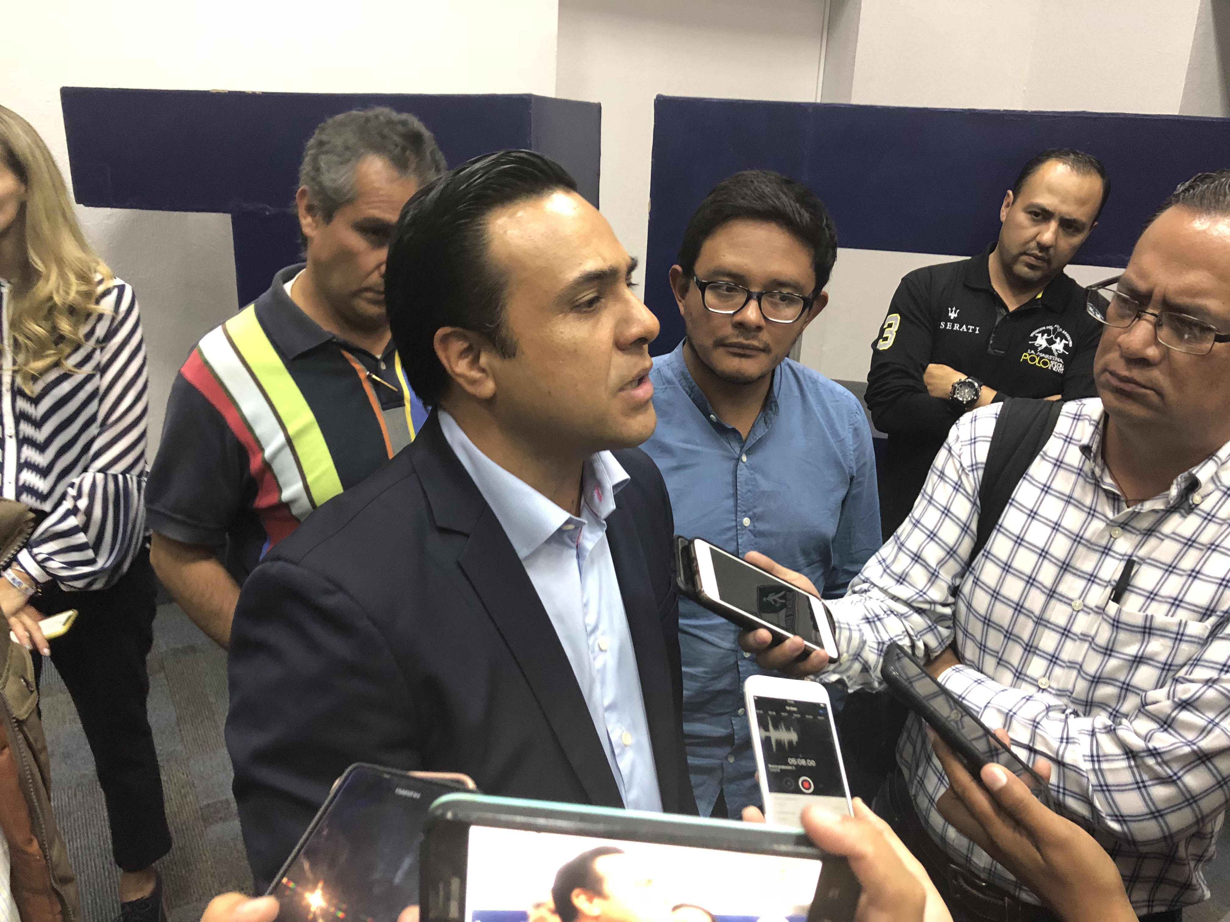  Luis Nava se propone erradicar analfabetismo en Querétaro