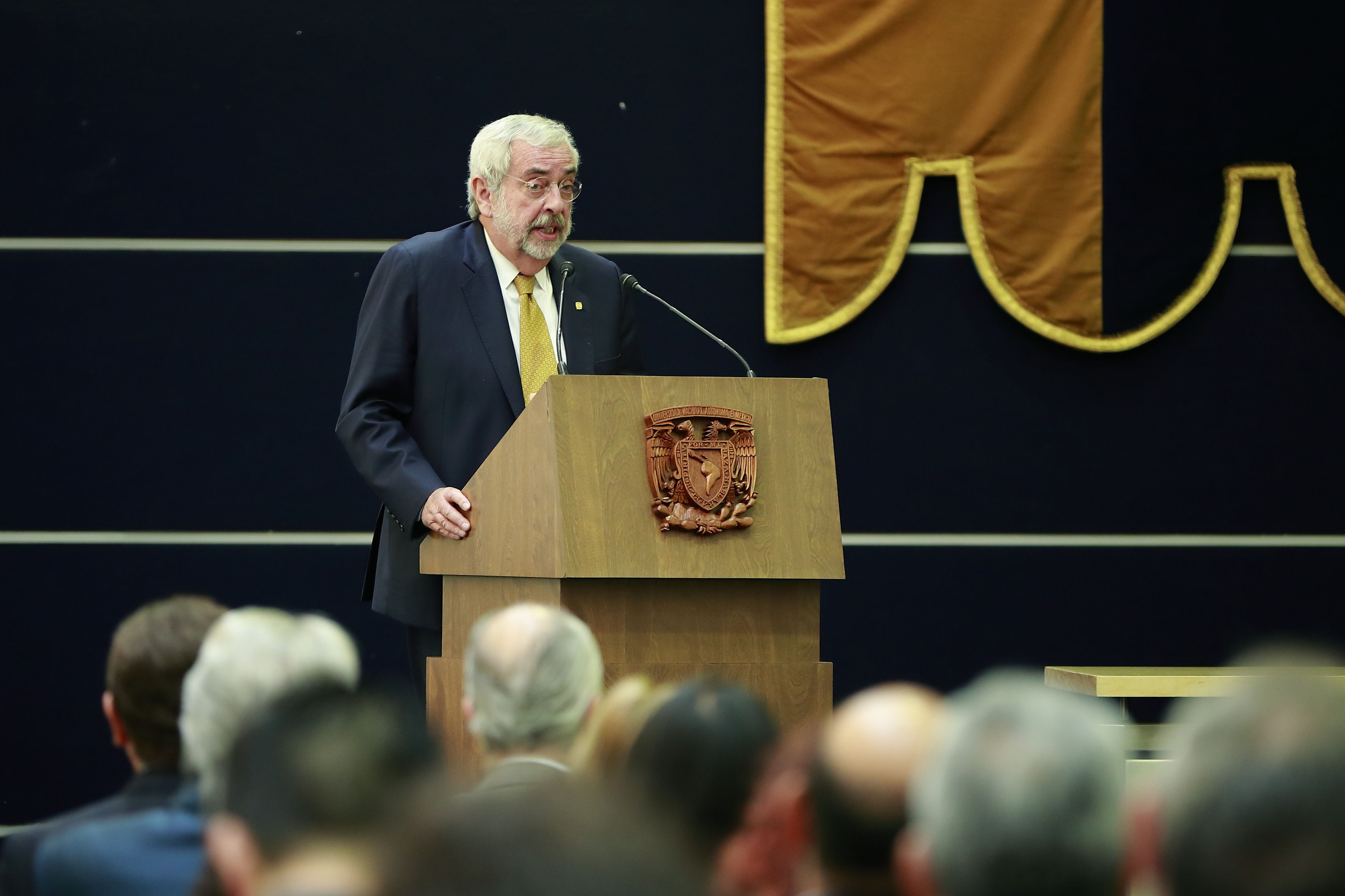  Rector de UNAM exalta defensa de autonomía al conmemorar movimiento de 1968