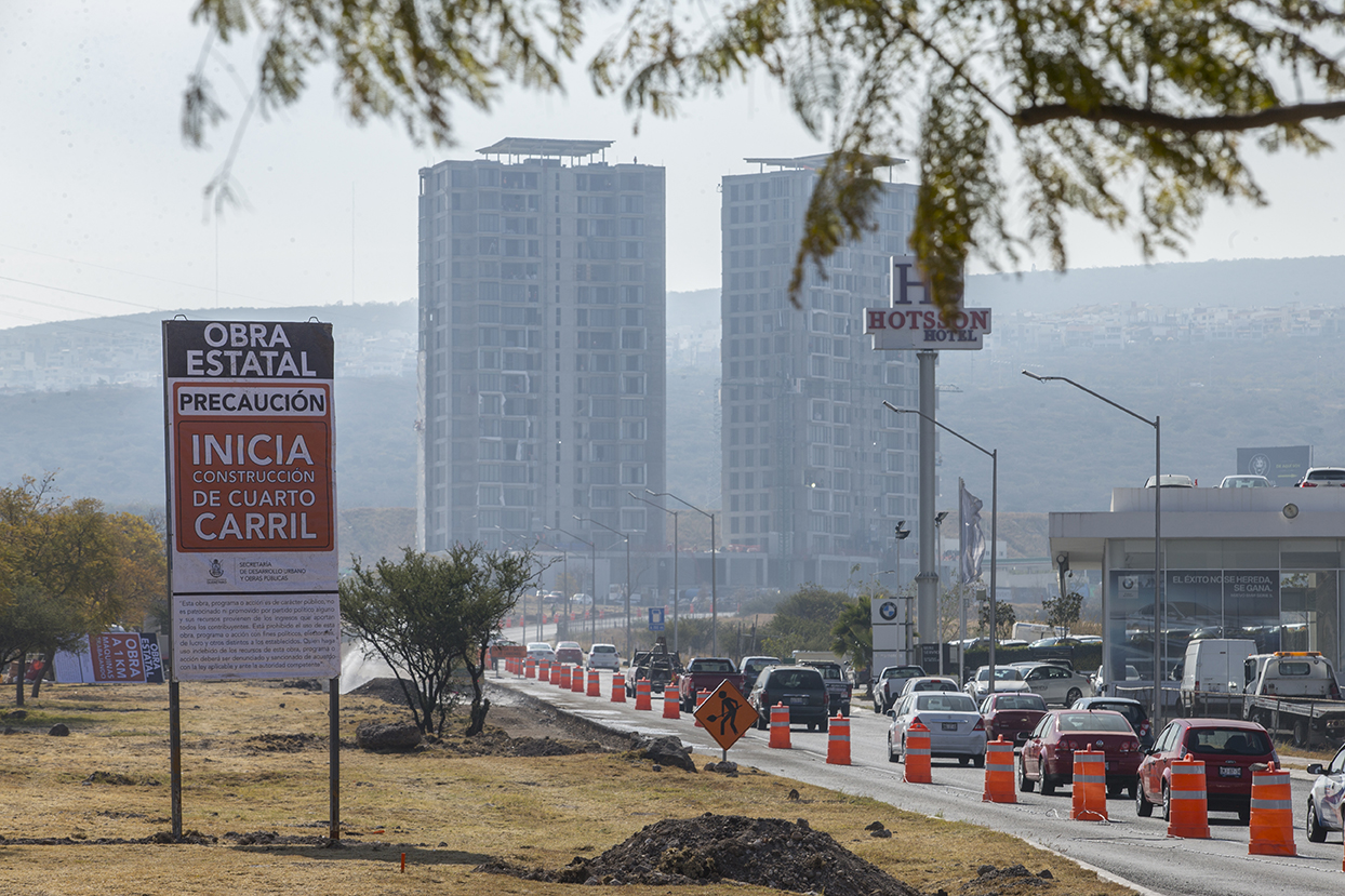  Anuncian cierre en Bernardo Quintana por obras