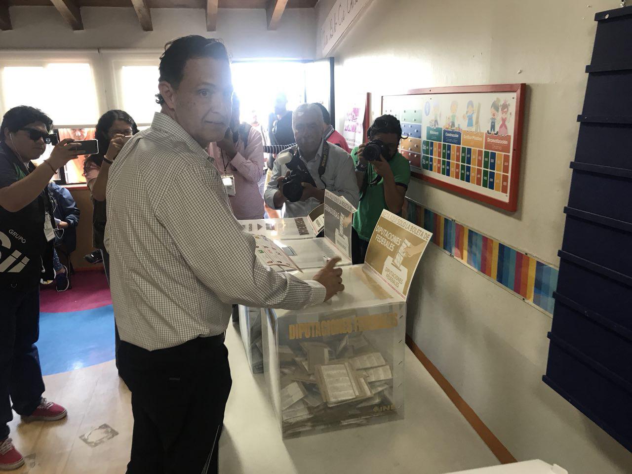  Mauricio Kuri vota en el Fontanar, espera jornada electoral tranquila