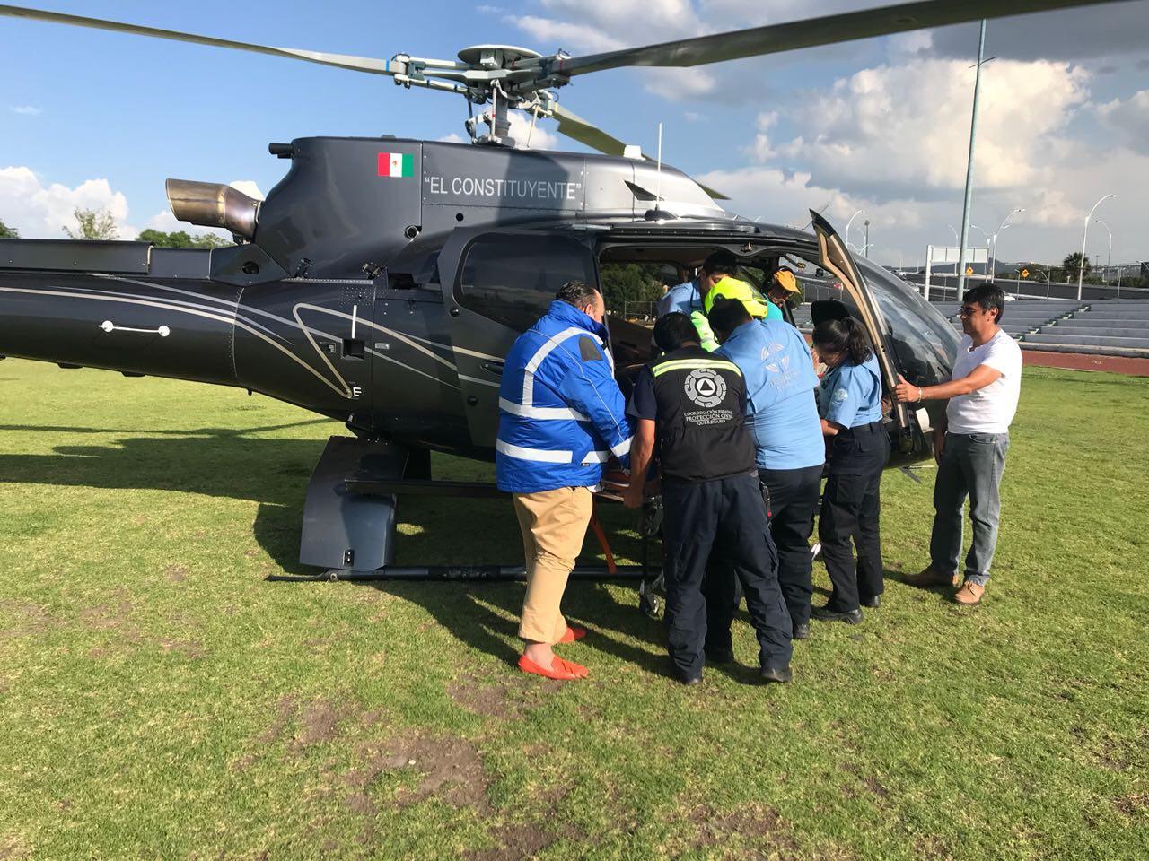  En helicóptero, trasladan al Hospital General a electrocutado en El Marqués