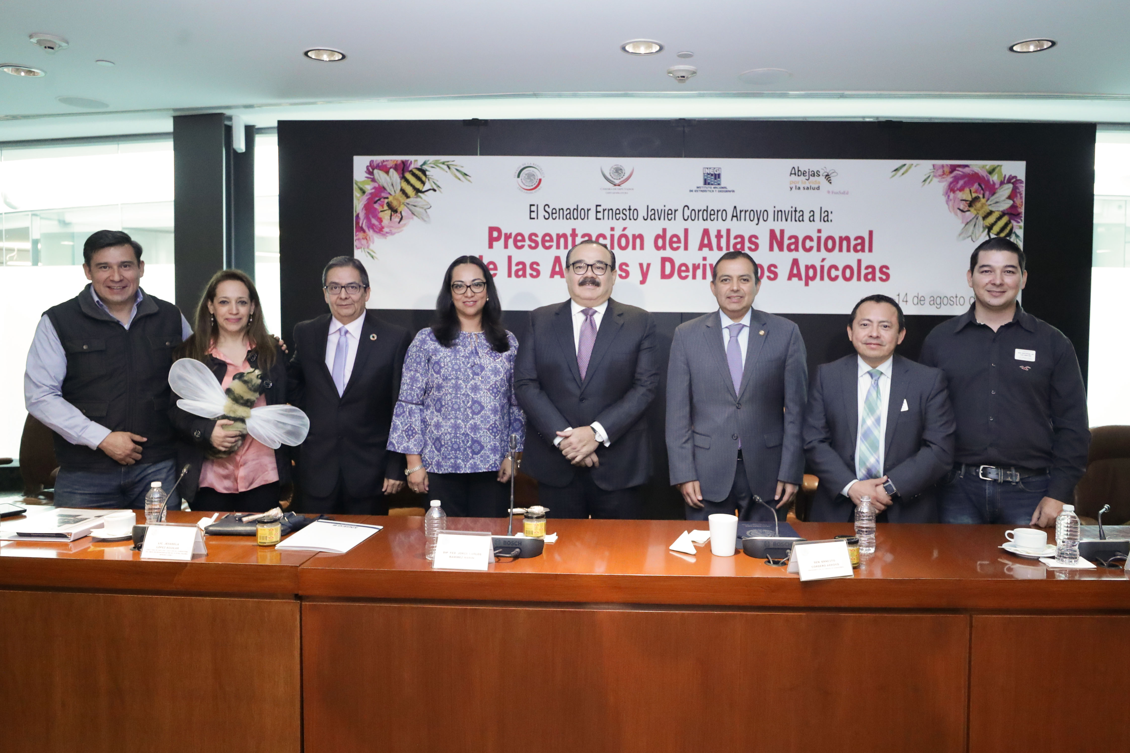  Presentan en el Senado de la República Atlas Nacional de las Abejas