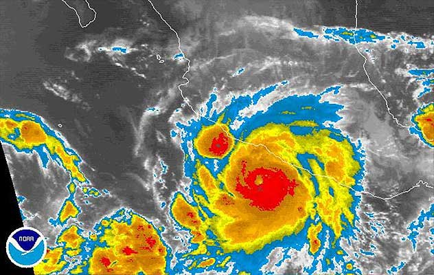  John se convierte en huracán; alerta por tormentas en tres estados