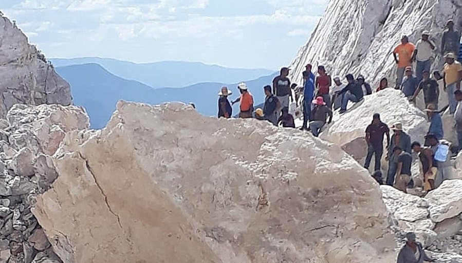  Recuperan un tercer cuerpo tras derrumbe de una mina en Hidalgo