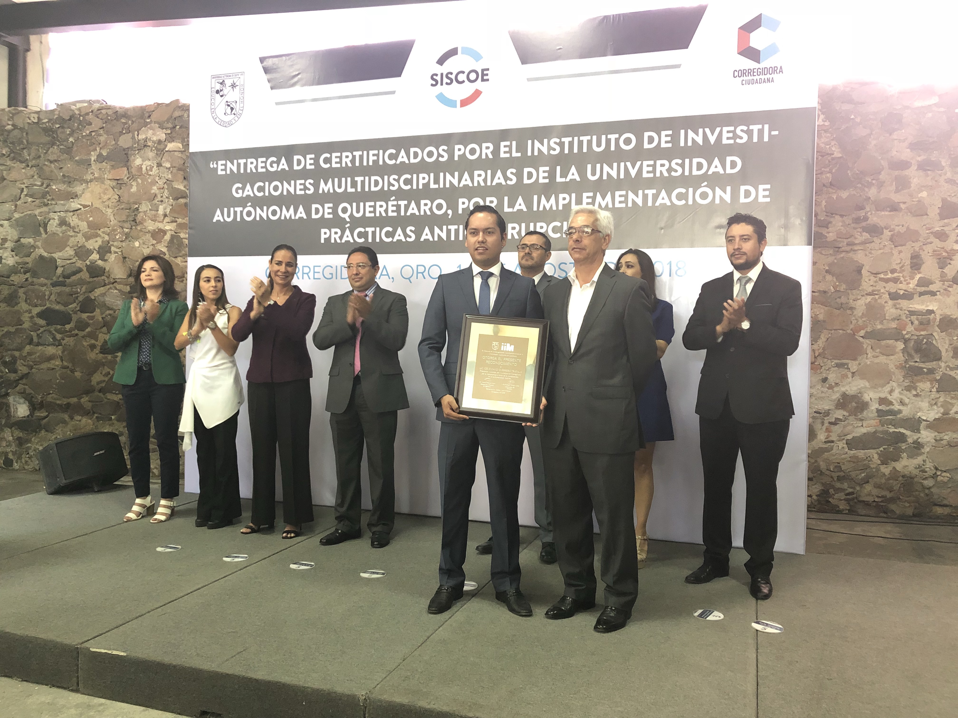  Entrega UAQ certificados a Corregidora por implementación de prácticas anticorrupción