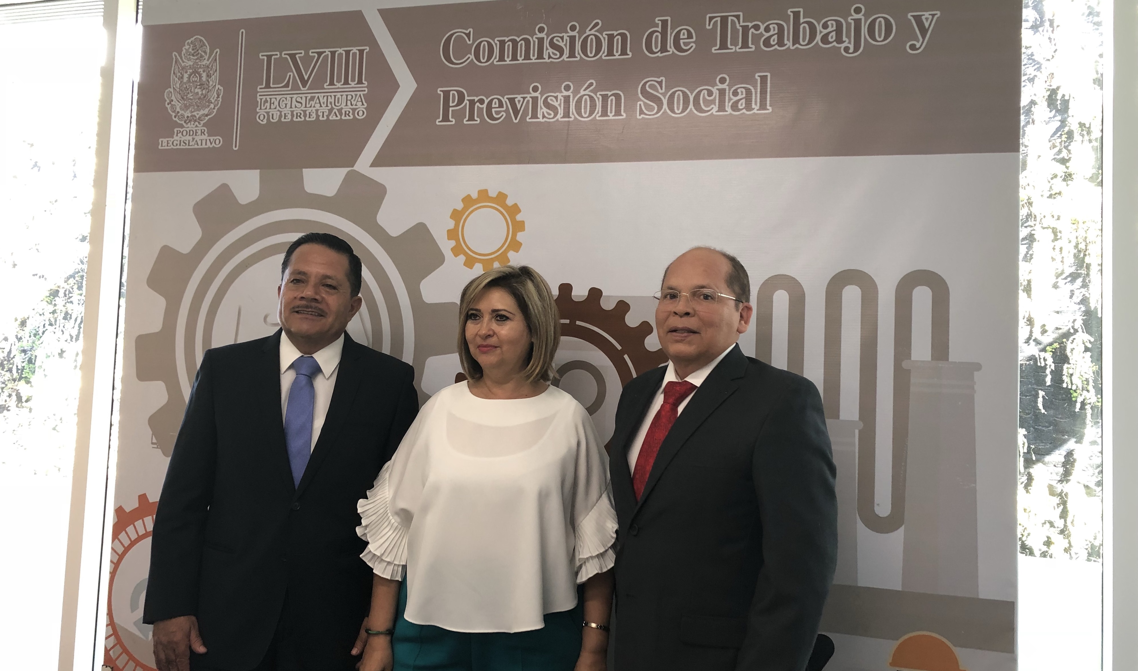  Aprueban diputados pensiones de entre 10 mil y 42 mil pesos para servidores públicos