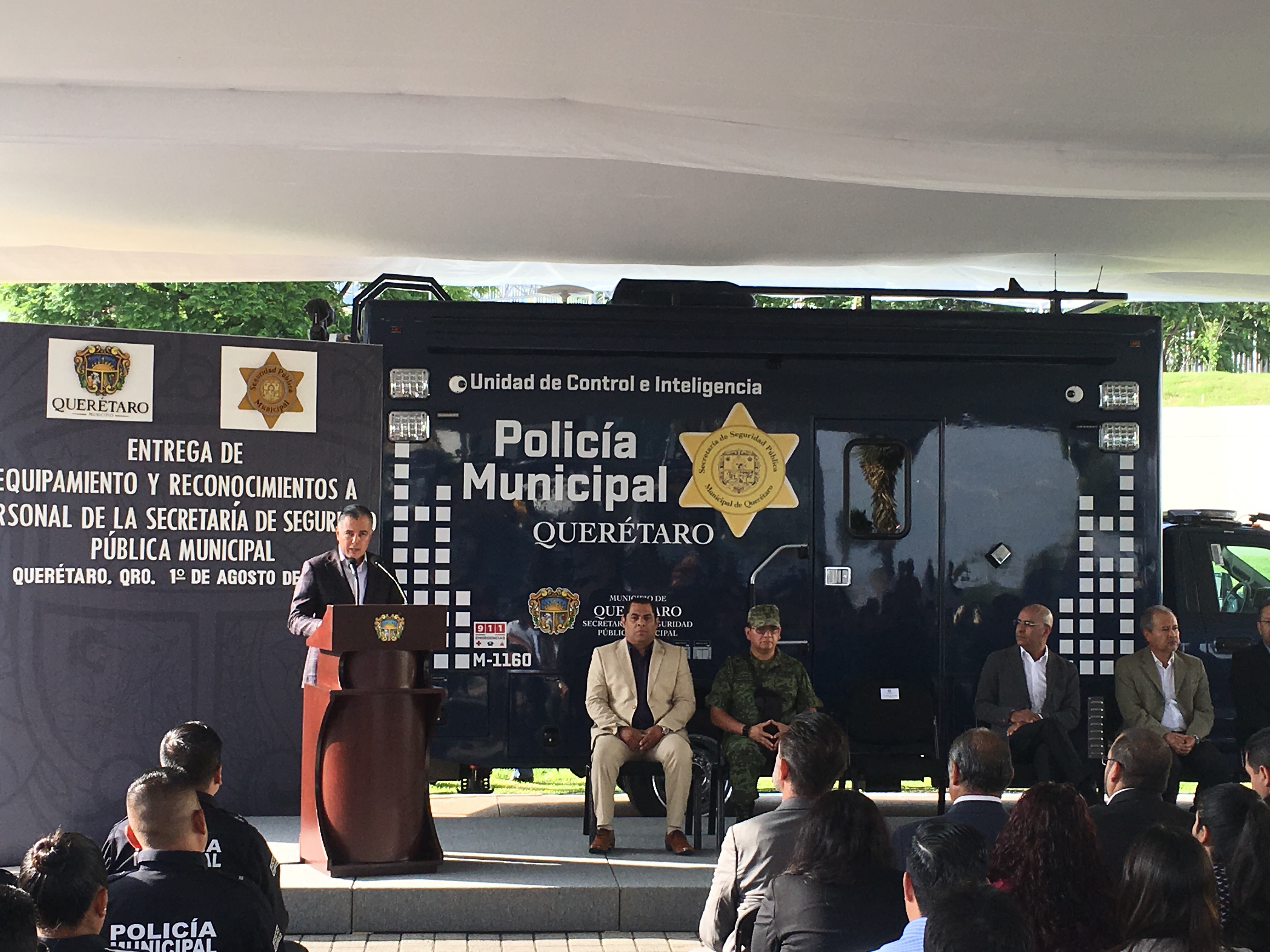  Entregan más equipo para la seguridad capitalina a elementos de la SSPMQ
