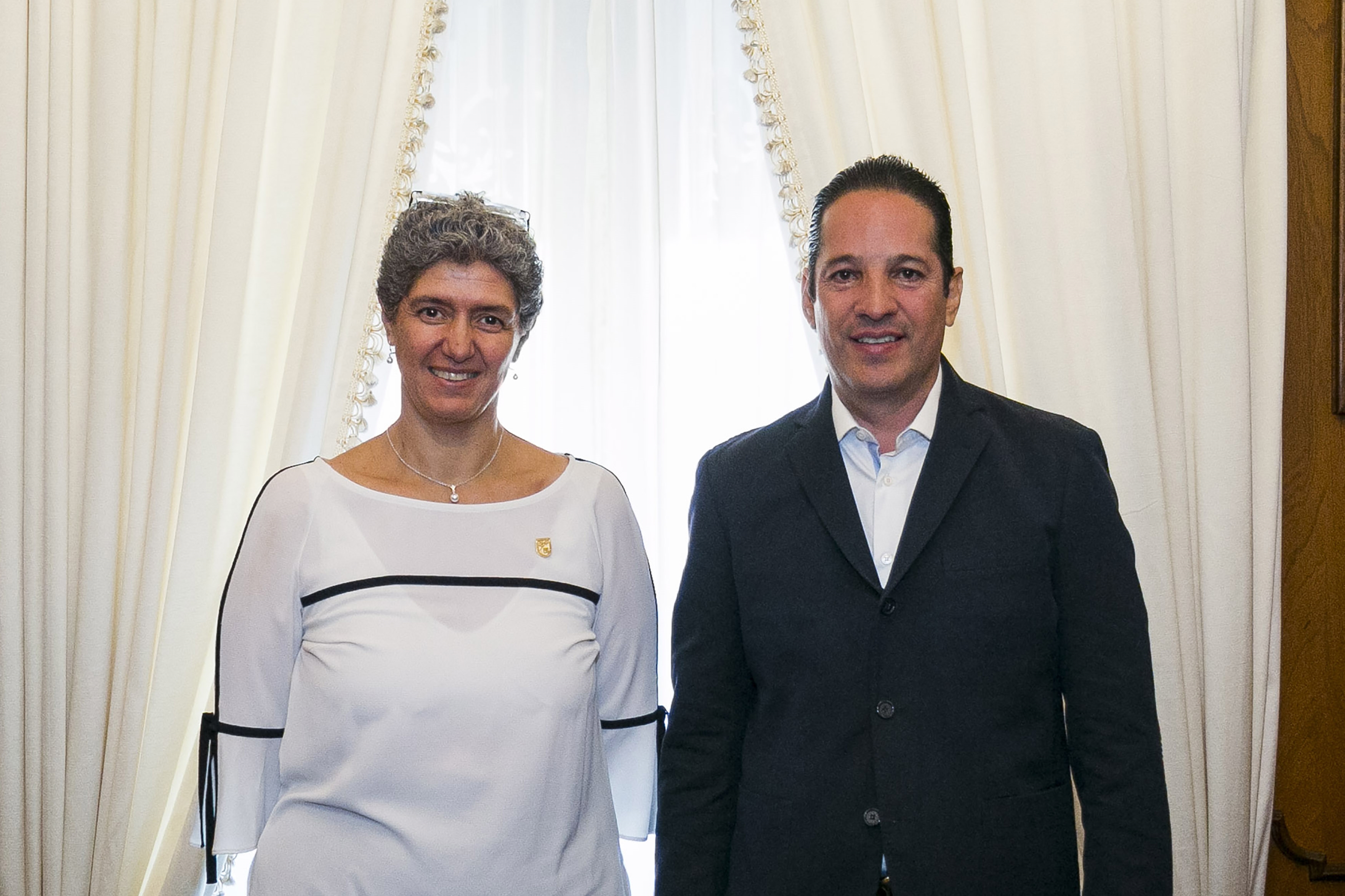  Gobernador Francisco Domínguez Servién se reúne con rectora de la UAQ