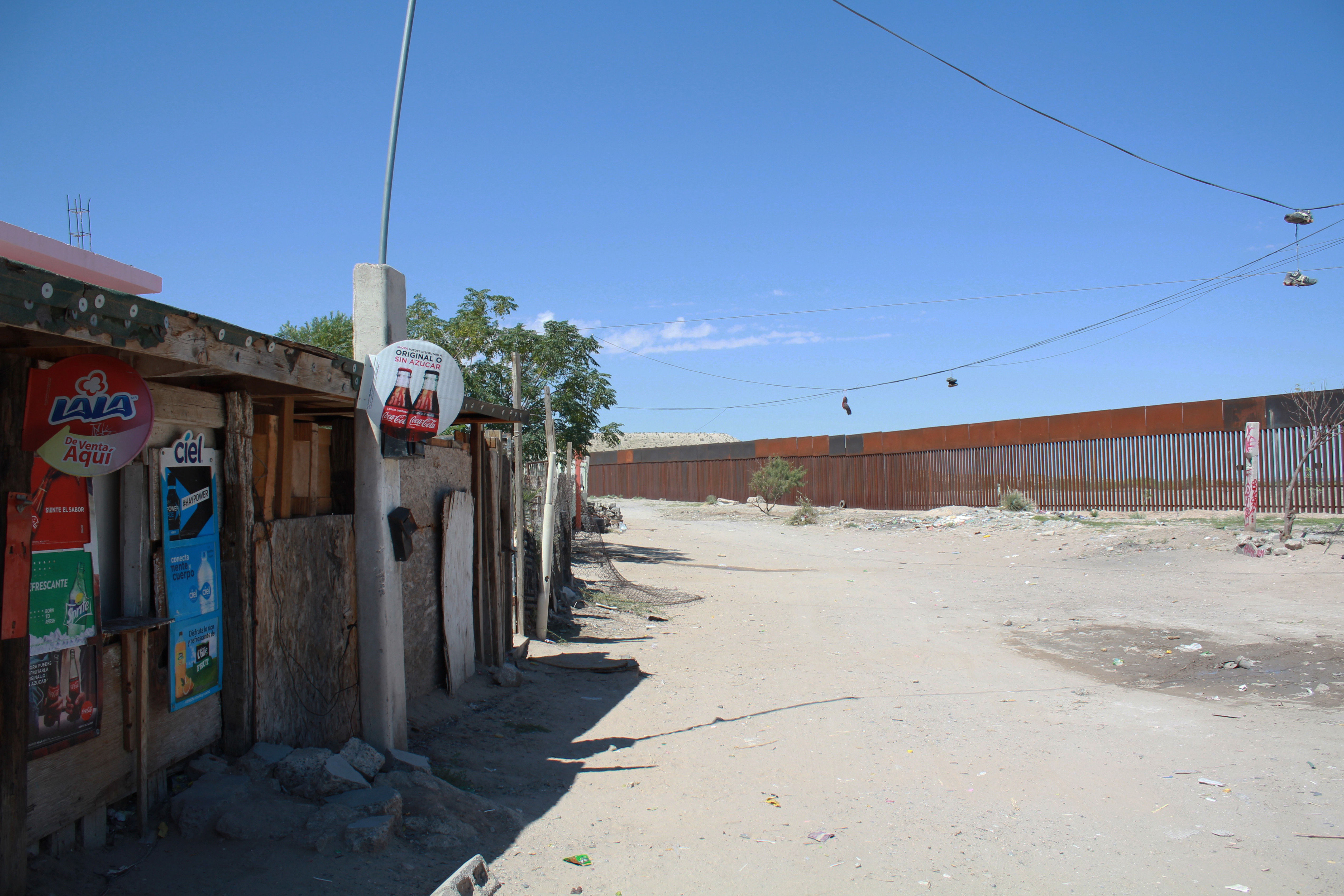  Estadounidense construye su propio muro en la frontera Ciudad Juárez-El Paso