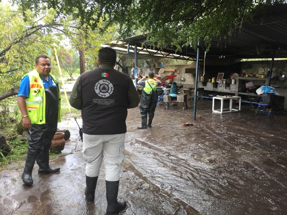  Escurrimientos pluviales en La Monja afectan viviendas y plantel escolar