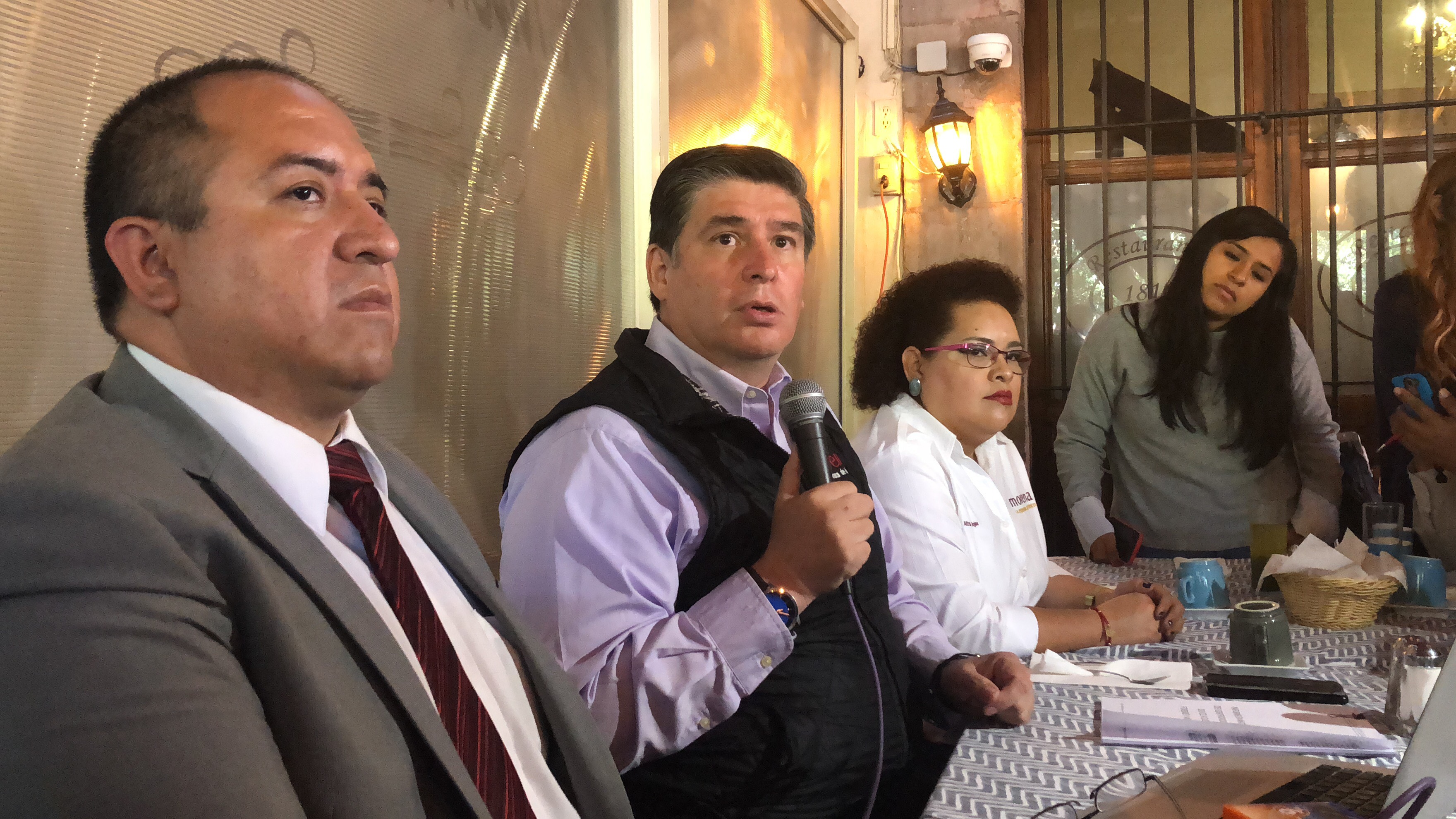 Asegura Morena que Enrique Correa sí intentó influir en voto de trabajadores municipales