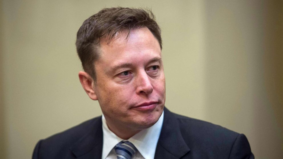  Acciones de Tesla caen casi 12 % tras denuncia contra Elon Musk