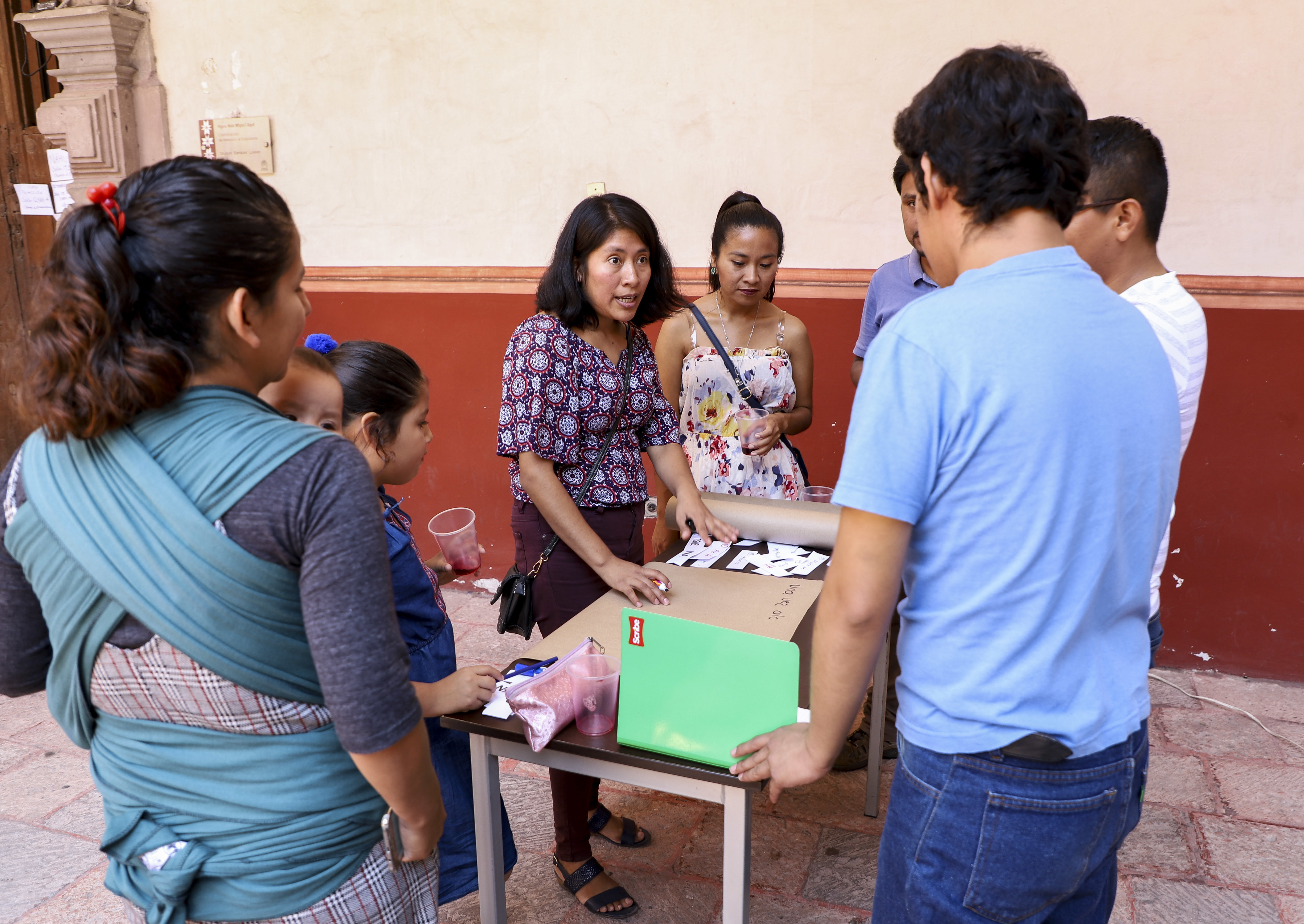  Universitarios acercan a niños queretanos a las lenguas indígenas