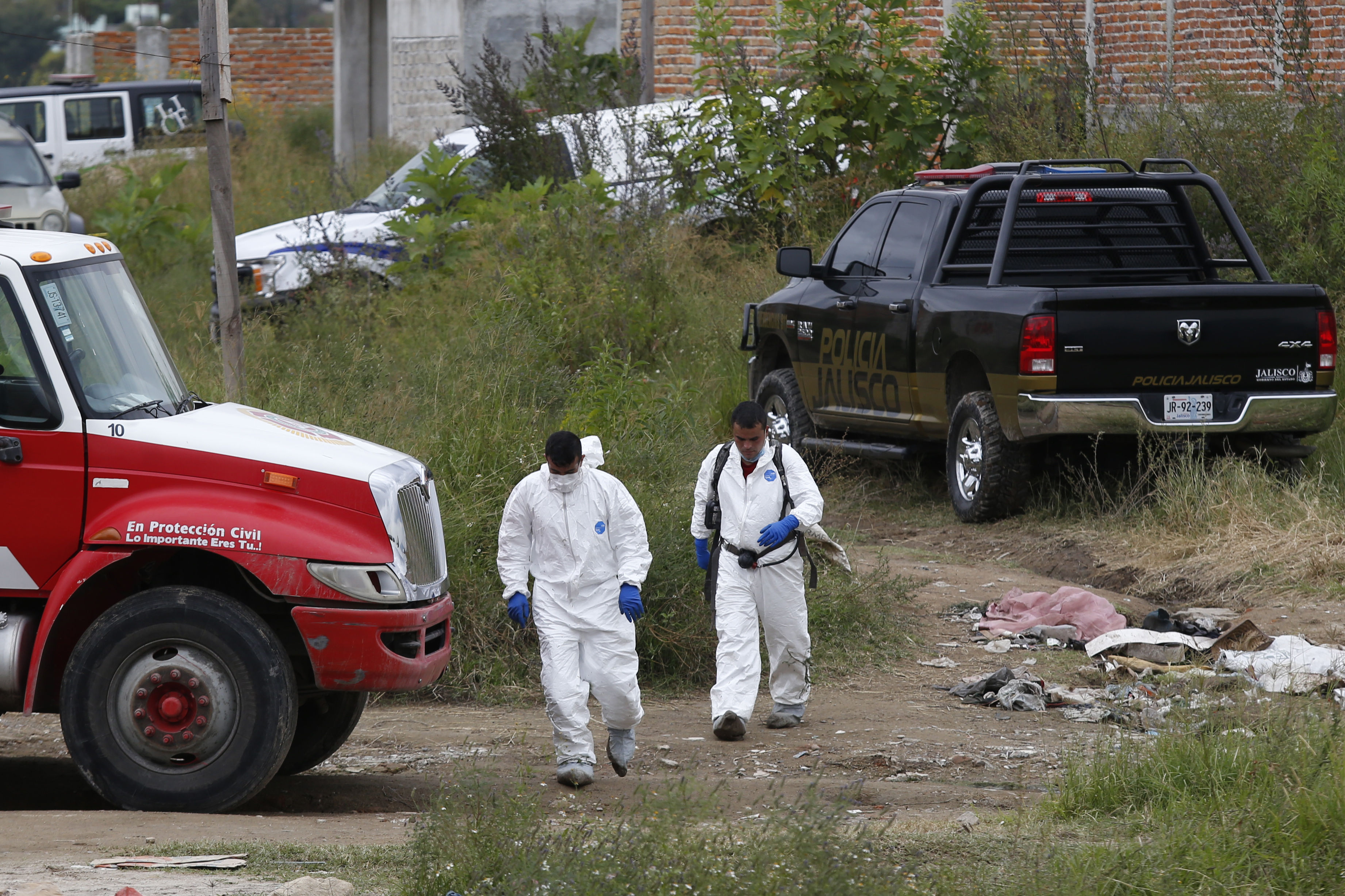  Hallan dos fosas clandestinas con 10 cuerpos en Tonalá, Jalisco