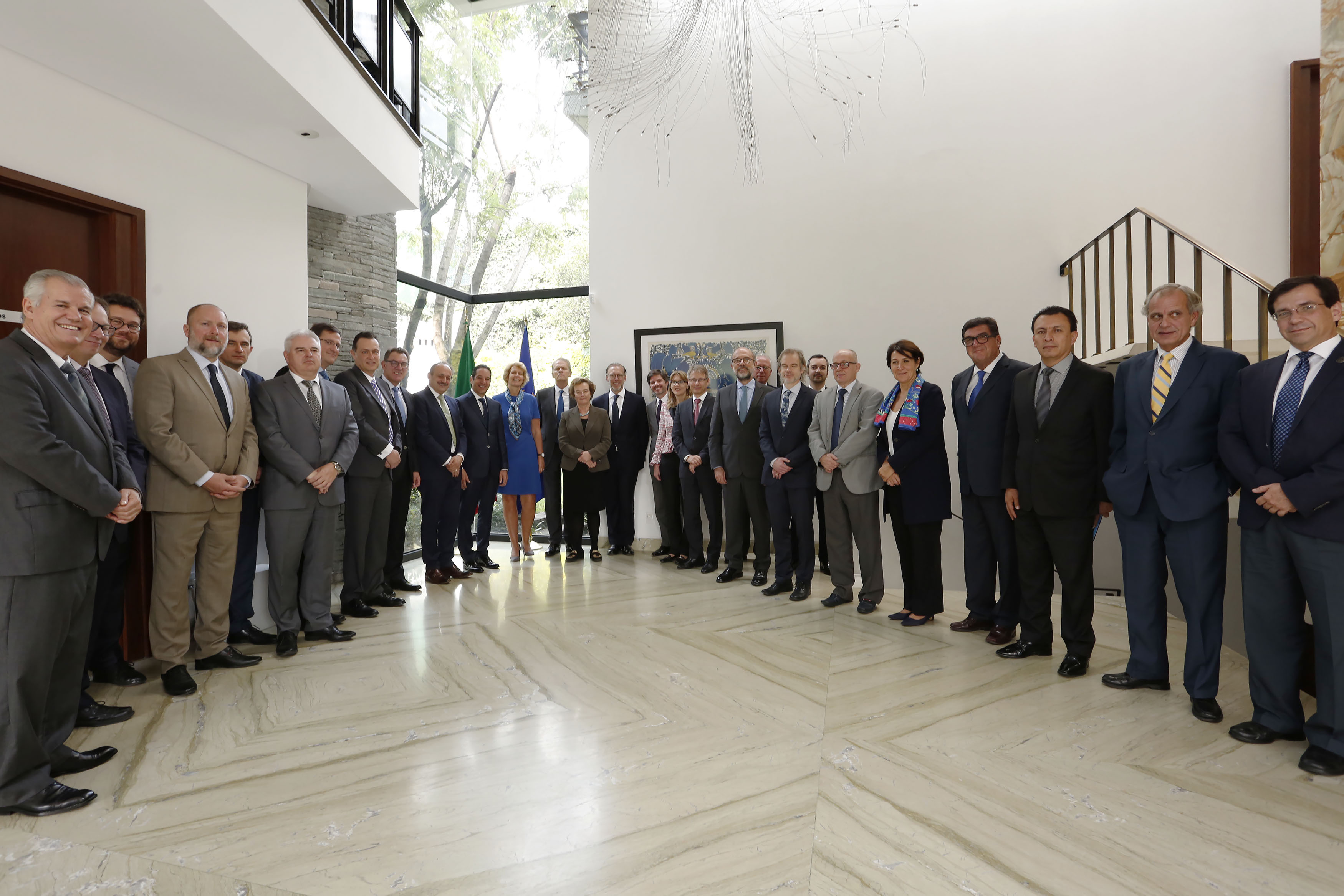  El Gobernador Domínguez Servién se reúne con Embajadores de la Unión Europea