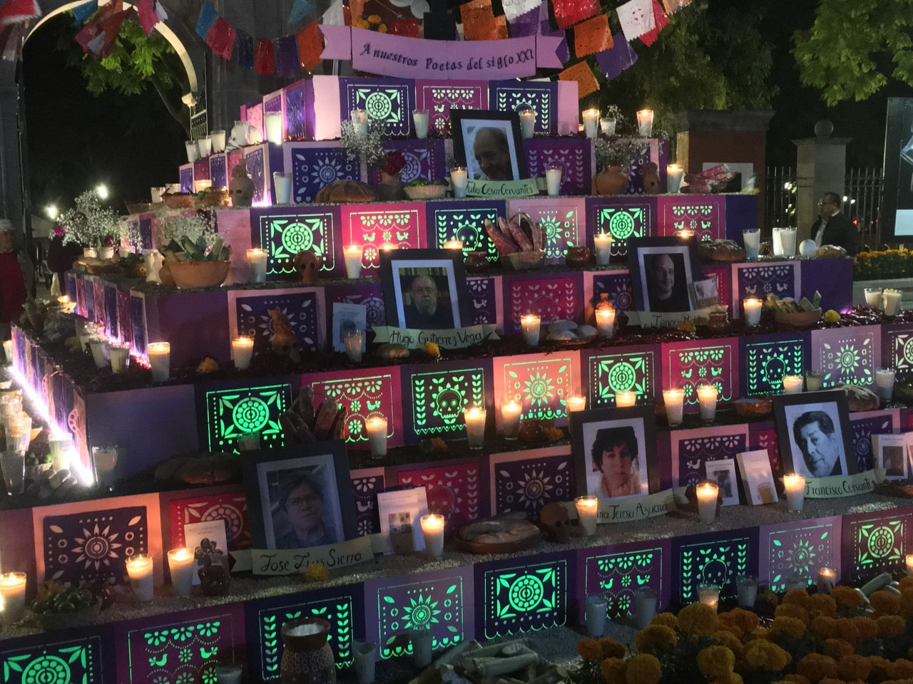  Poetas queretanos son recordados en altar monumental de Municipio de Querétaro