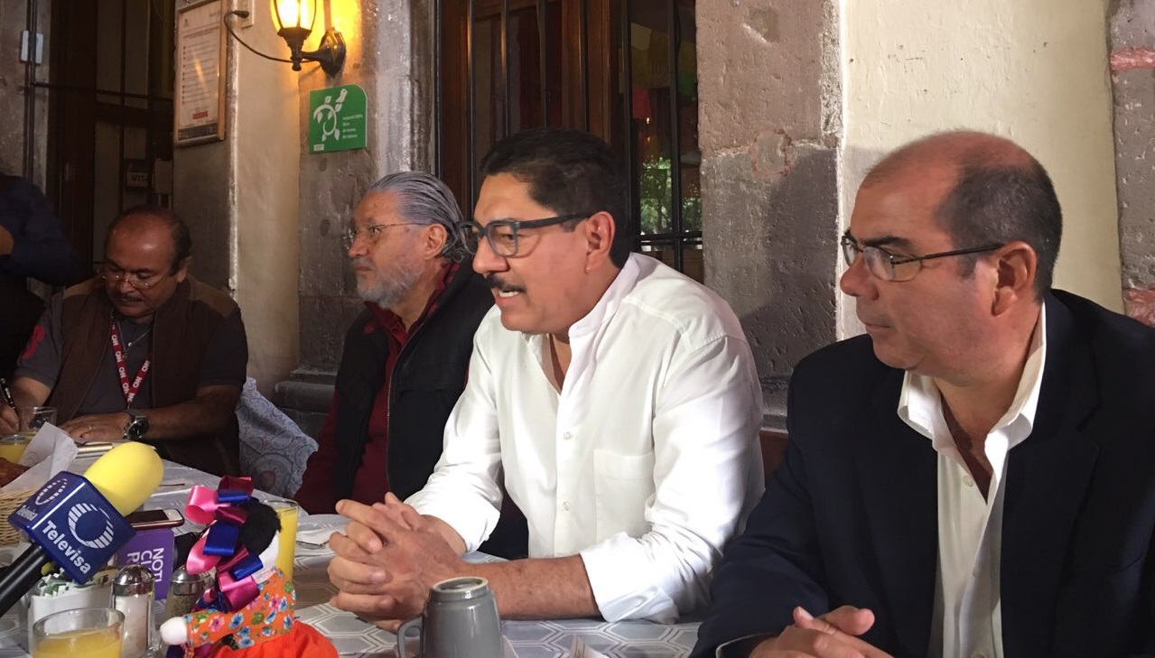 Visita Ulises Ruiz Querétaro en su travesía por la dirigencia nacional del PRI