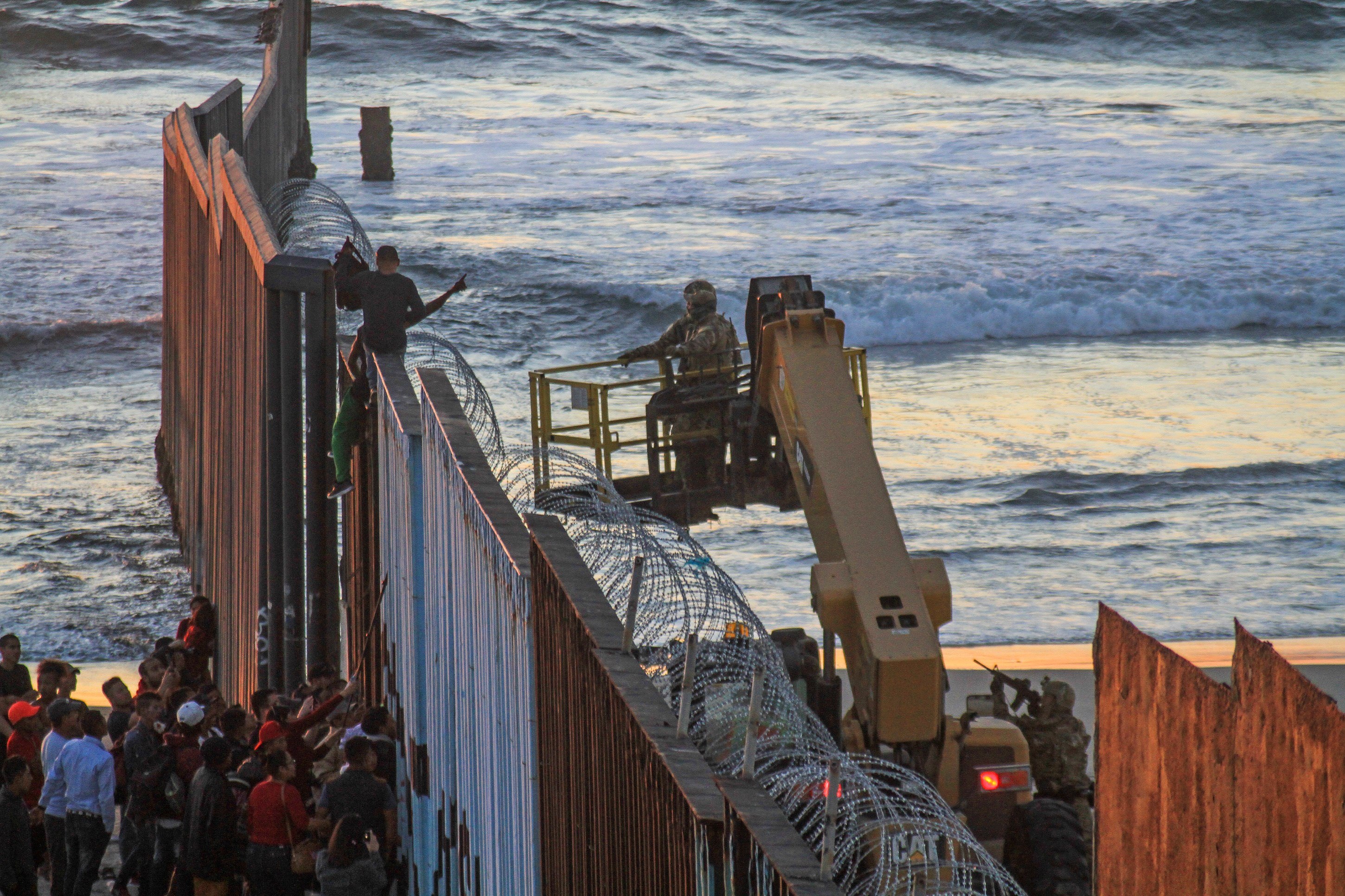 Surgen tensiones entre vecinos de Tijuana y migrantes centroamericanos