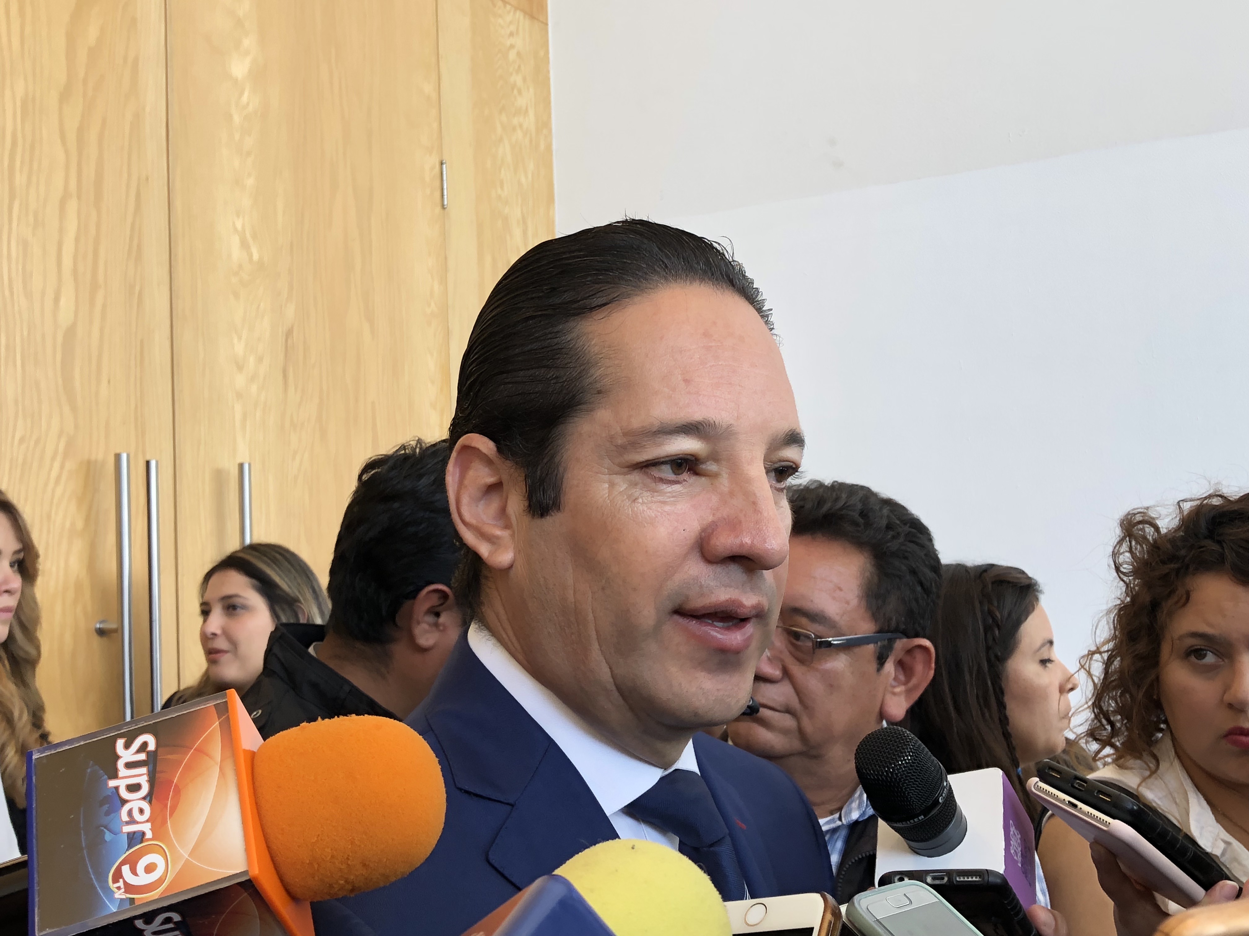  Pancho Domínguez acude a toma de protesta de gobernadora de Puebla