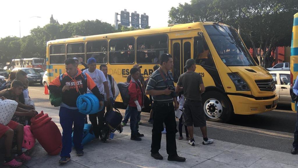  Primeros migrantes de la Caravana llegan a la ciudad de Querétaro
