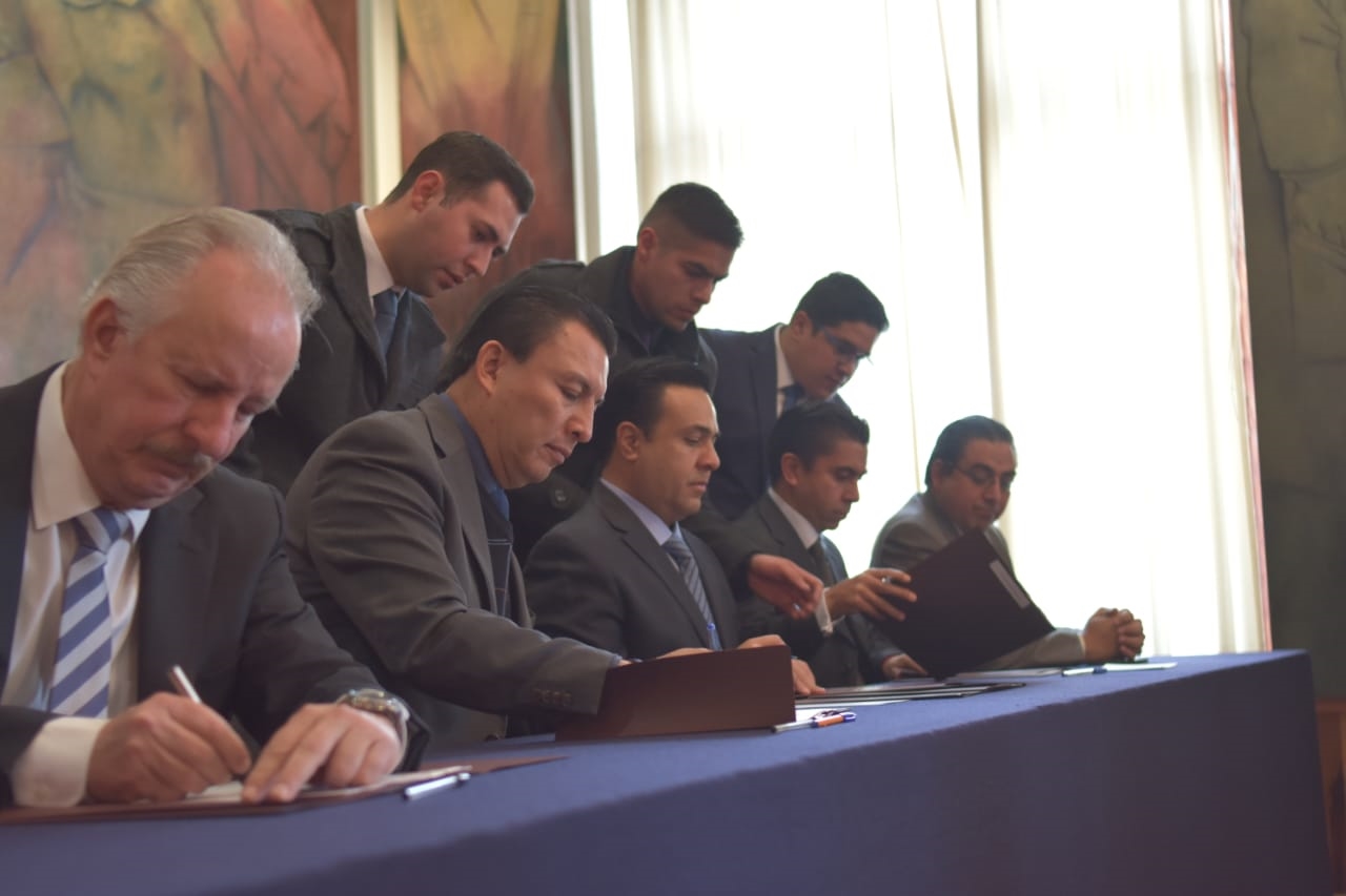  Estado y municipios firman convenios en materia de seguridad