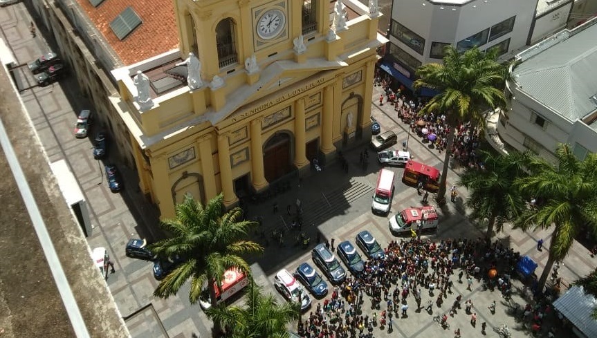  Tiroteo en catedral de Brasil suma 5 muertos