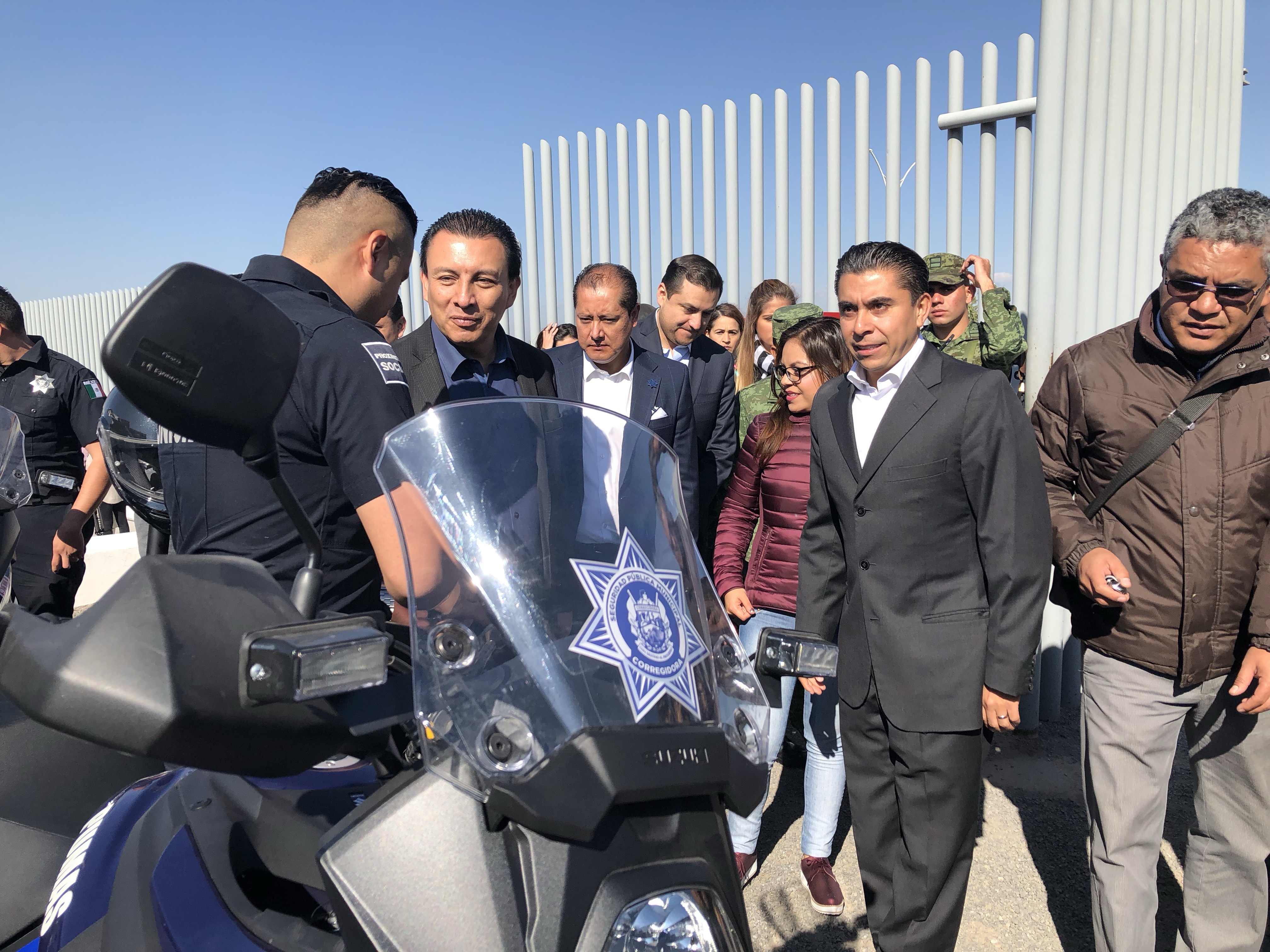  Entrega Roberto Sosa equipamiento a policías de Corregidora por 70 mdp