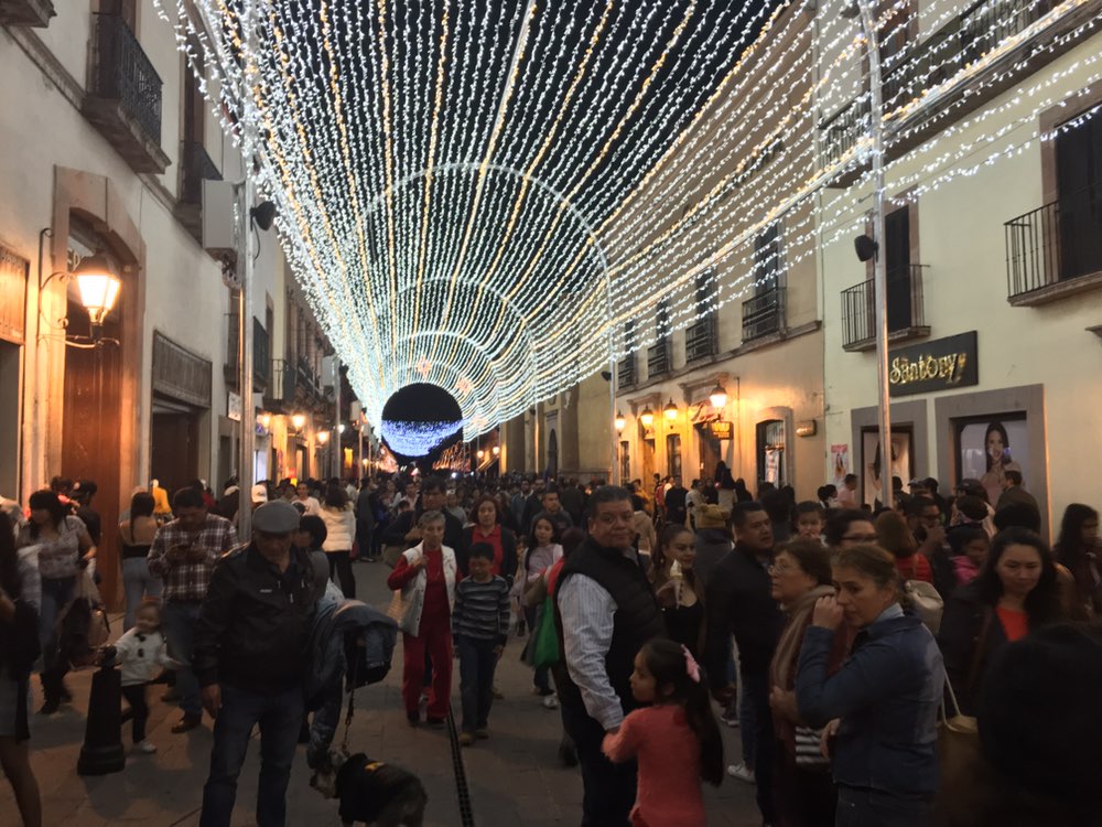  Inaugura Pancho Domínguez la “Navidad Mágica” en Querétaro