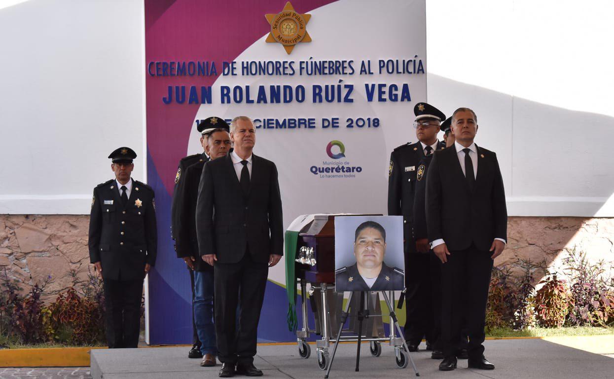  Despiden con homenaje al policía Juan Rolando Ruiz Vega