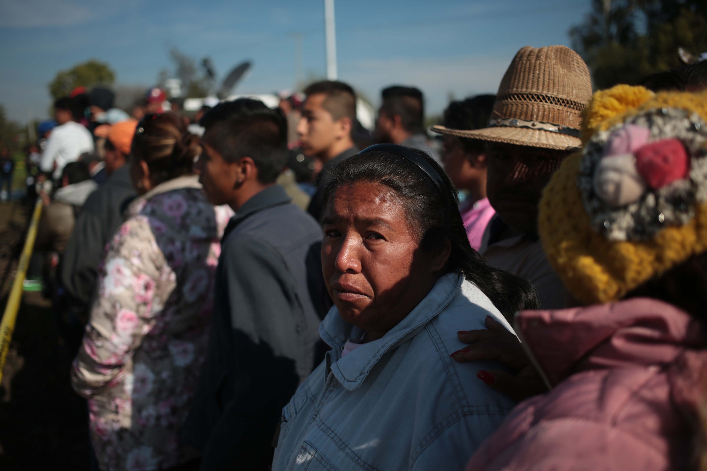  Familiares, a la expectativa de que sean identificadas las víctimas mortales en Tlahuelilpan