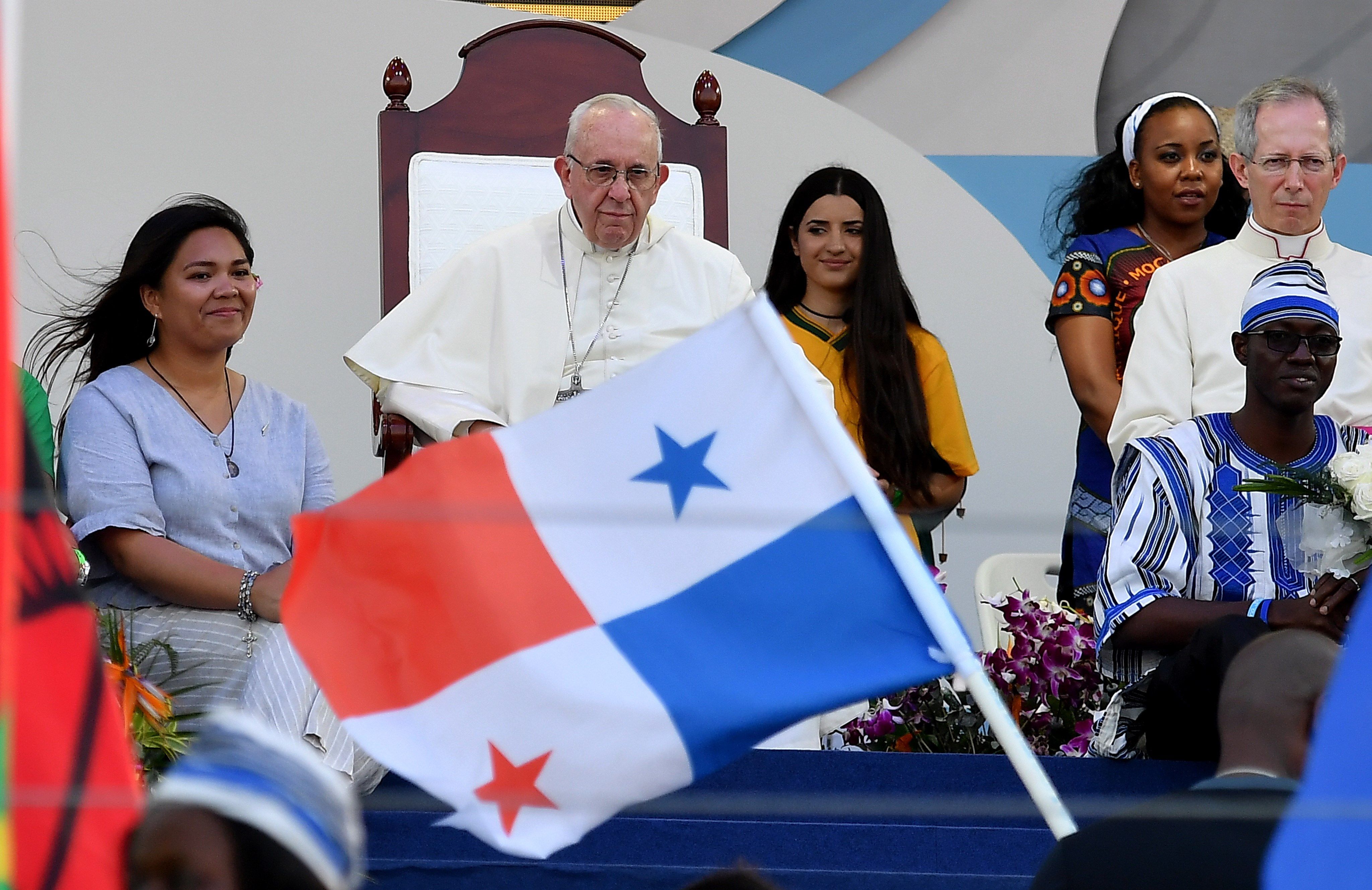  El papa pide a los jóvenes católicos que sean los “influencers” del siglo XXI