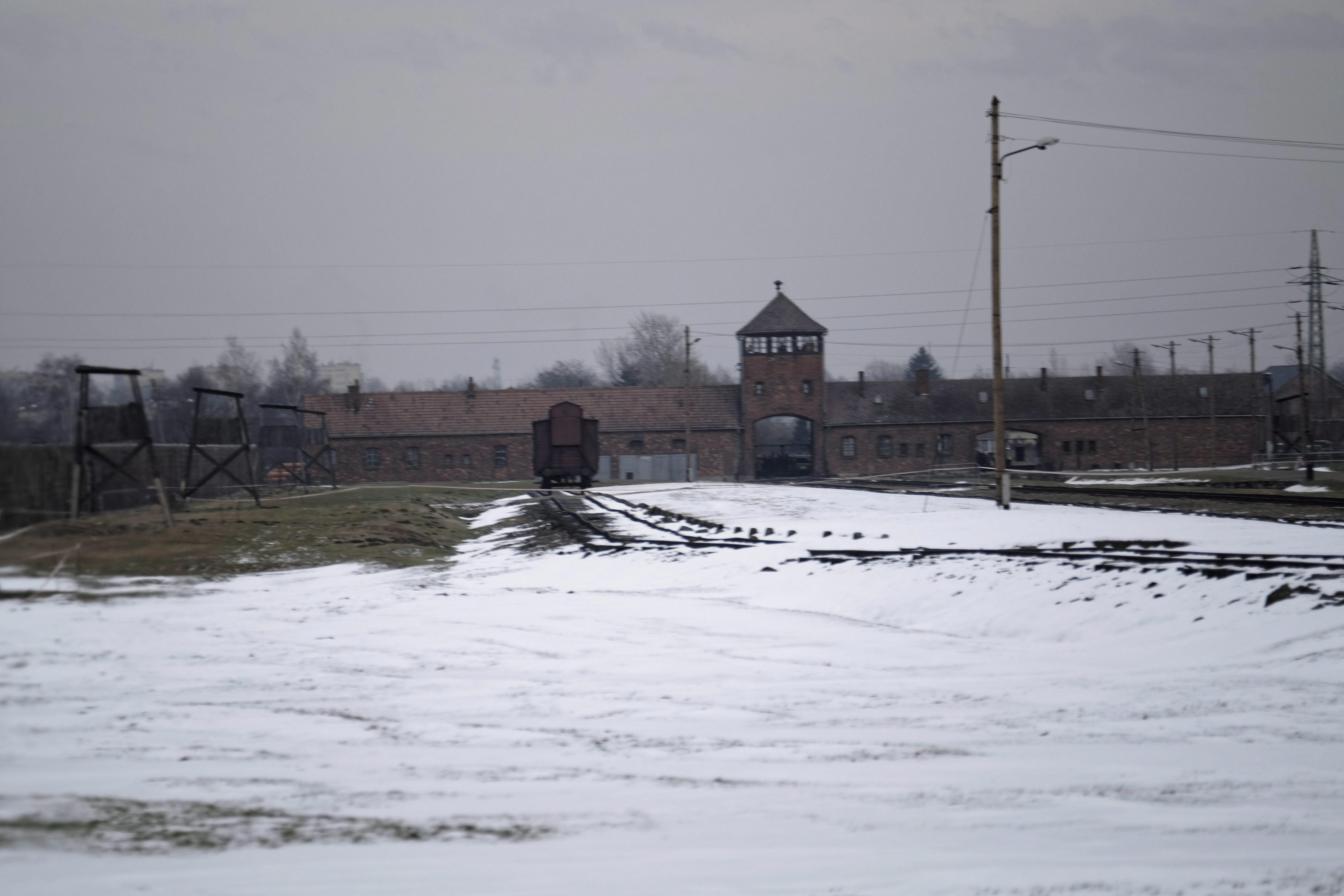  En aniversario de la liberación de Auschwitz, supervivientes conmemoran el Holocausto
