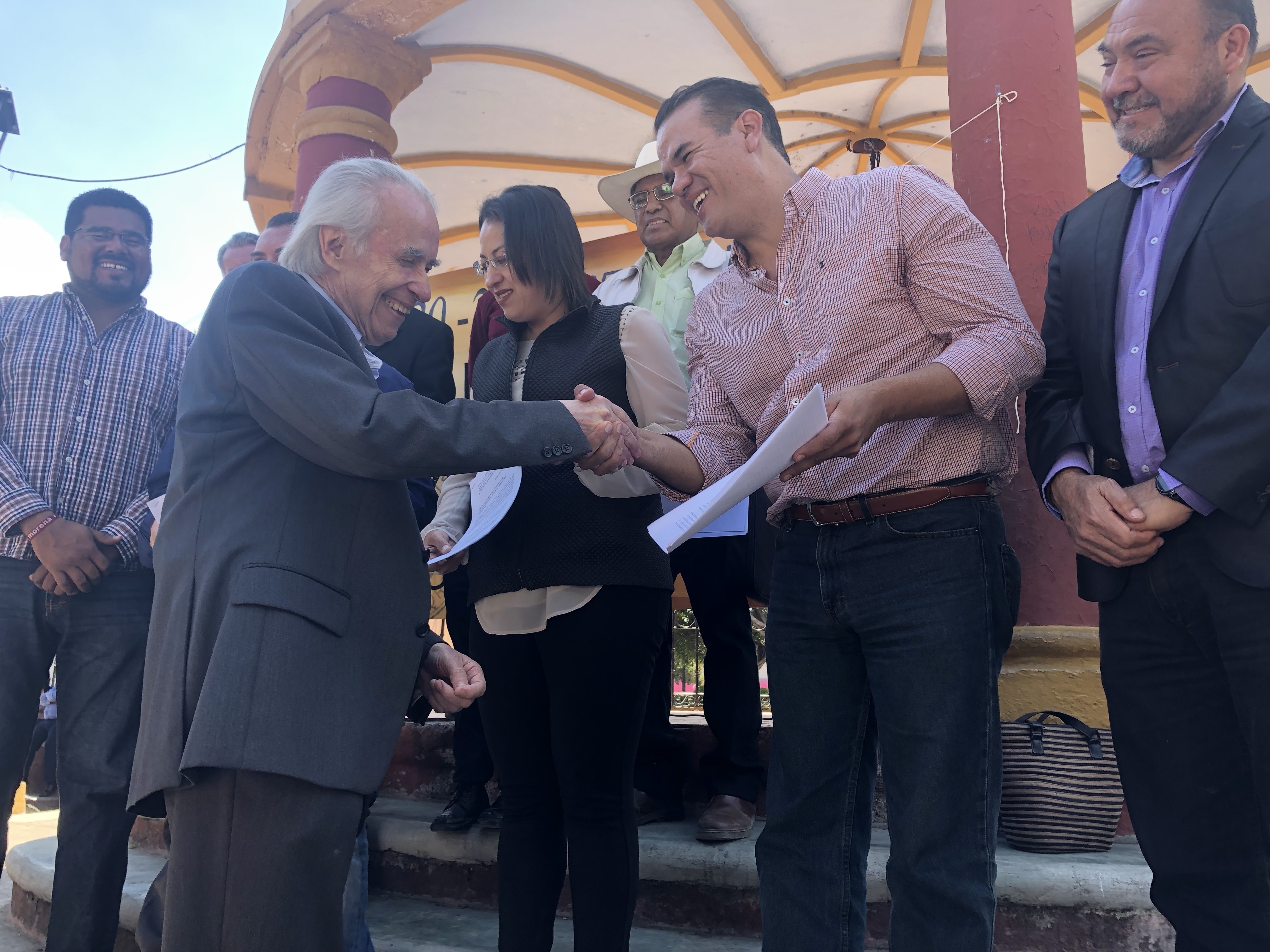  Acuden diputados a escuchar petición de Santa Rosa Jáuregui para convertirse en municipio